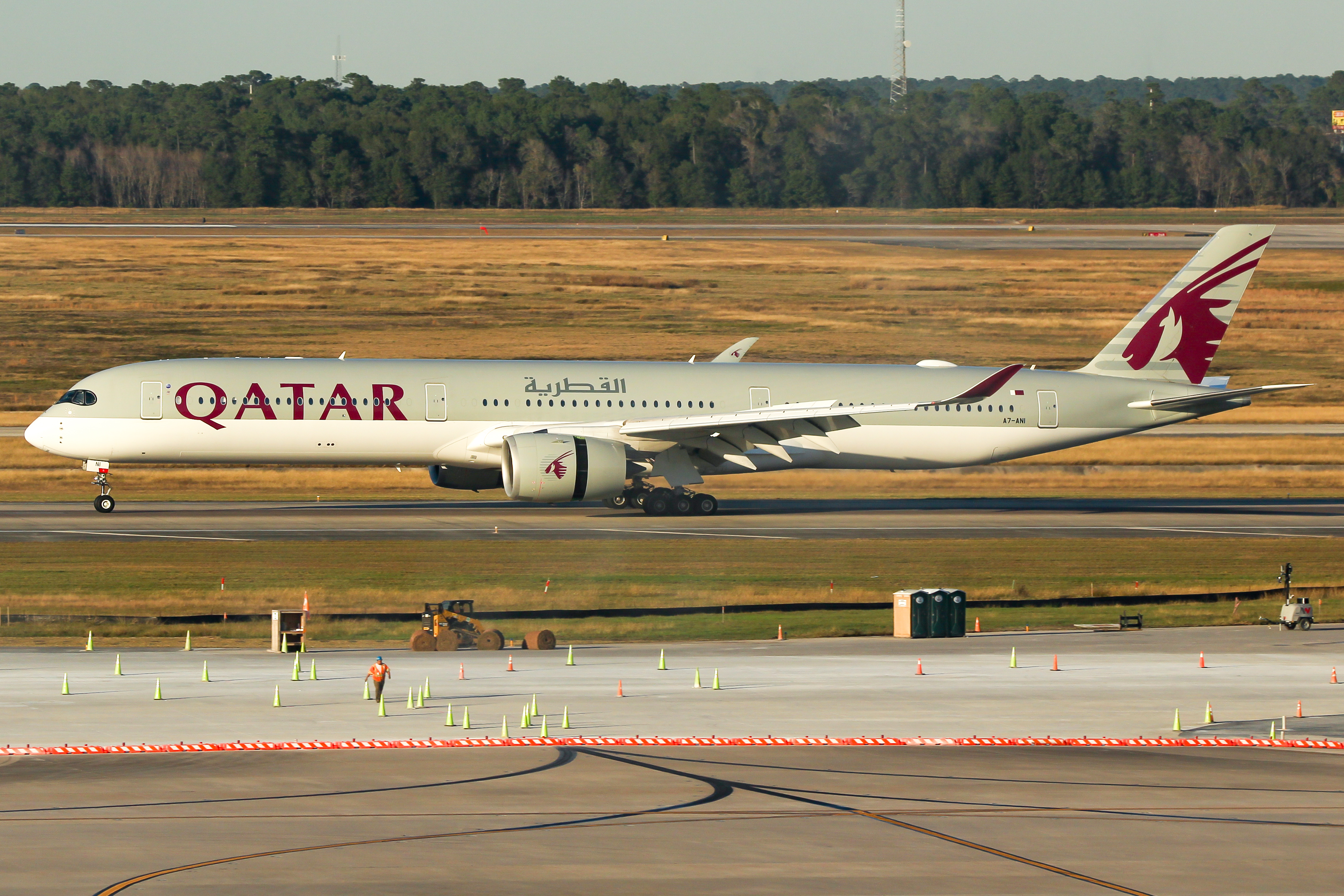 Full size: Qatar Airways Airbus A350-1000 A7-ANI at Houston-George Bush Intercontinental Airport