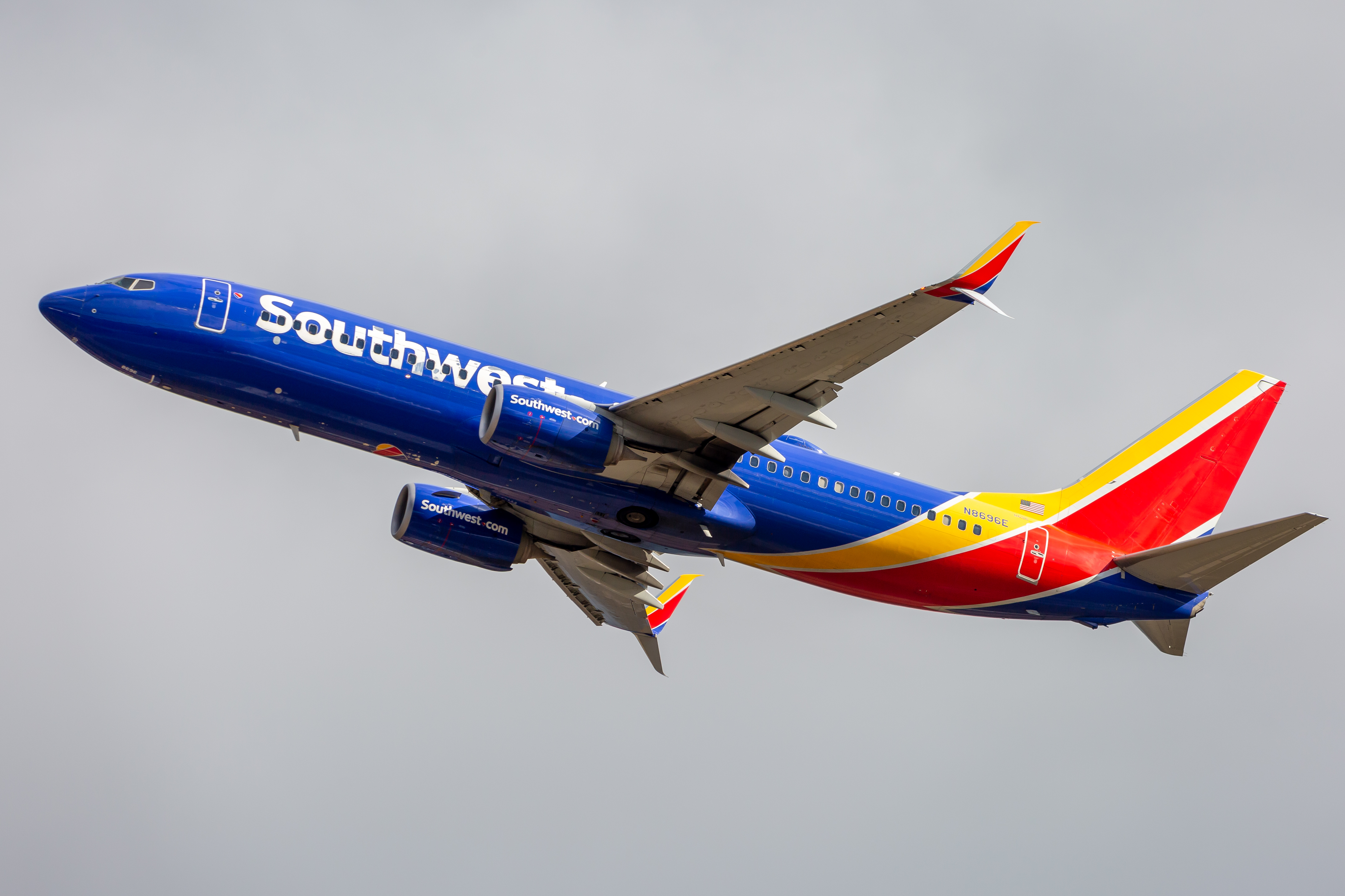 Full size: Southwest Airlines Boeing 737-800 N8696E at Baltimore/Washington International Thurgood Marshall Airport