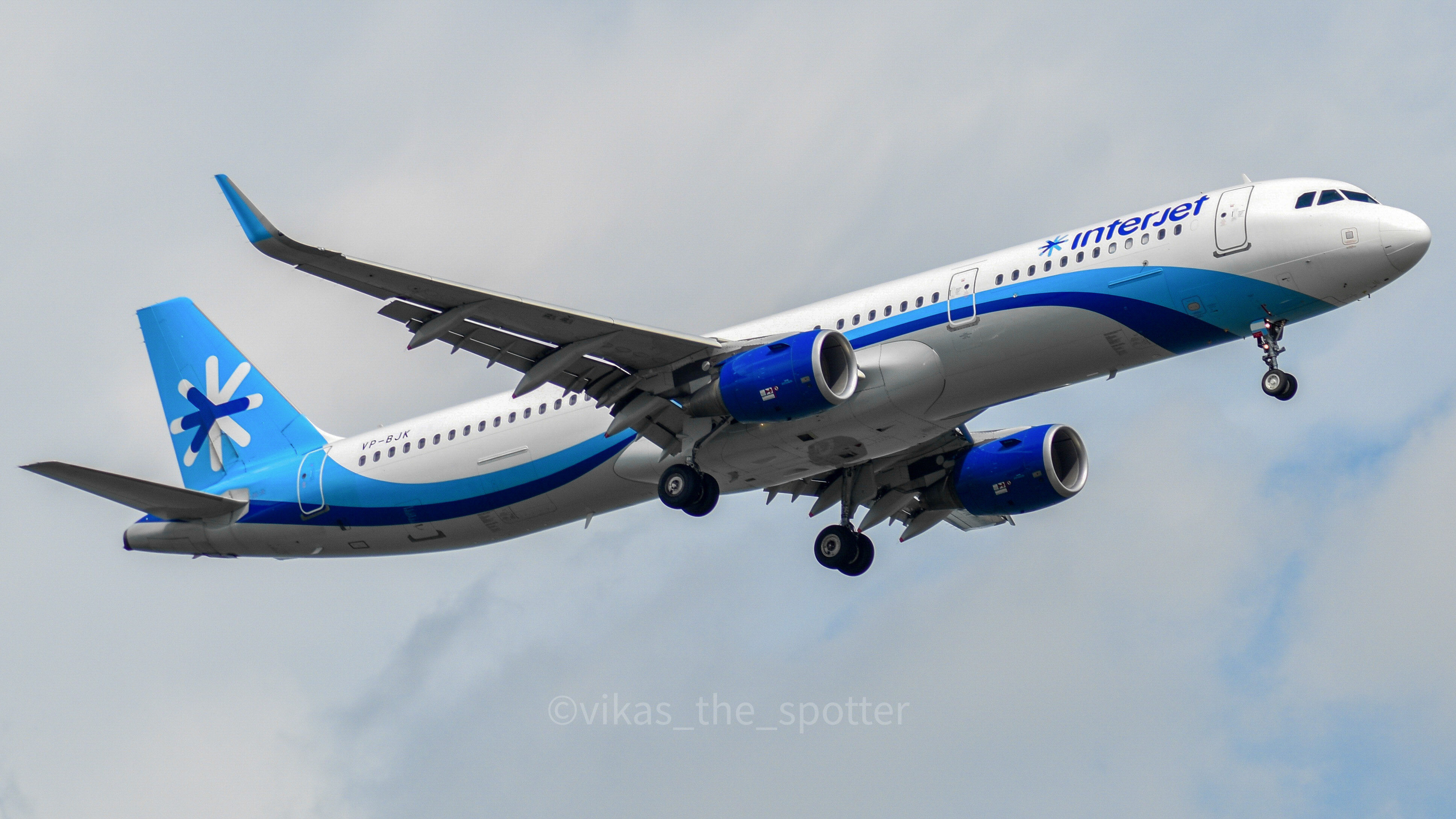Full size: Interjet Airbus A321-200 VP-BJK at Singapore-Changi Airport