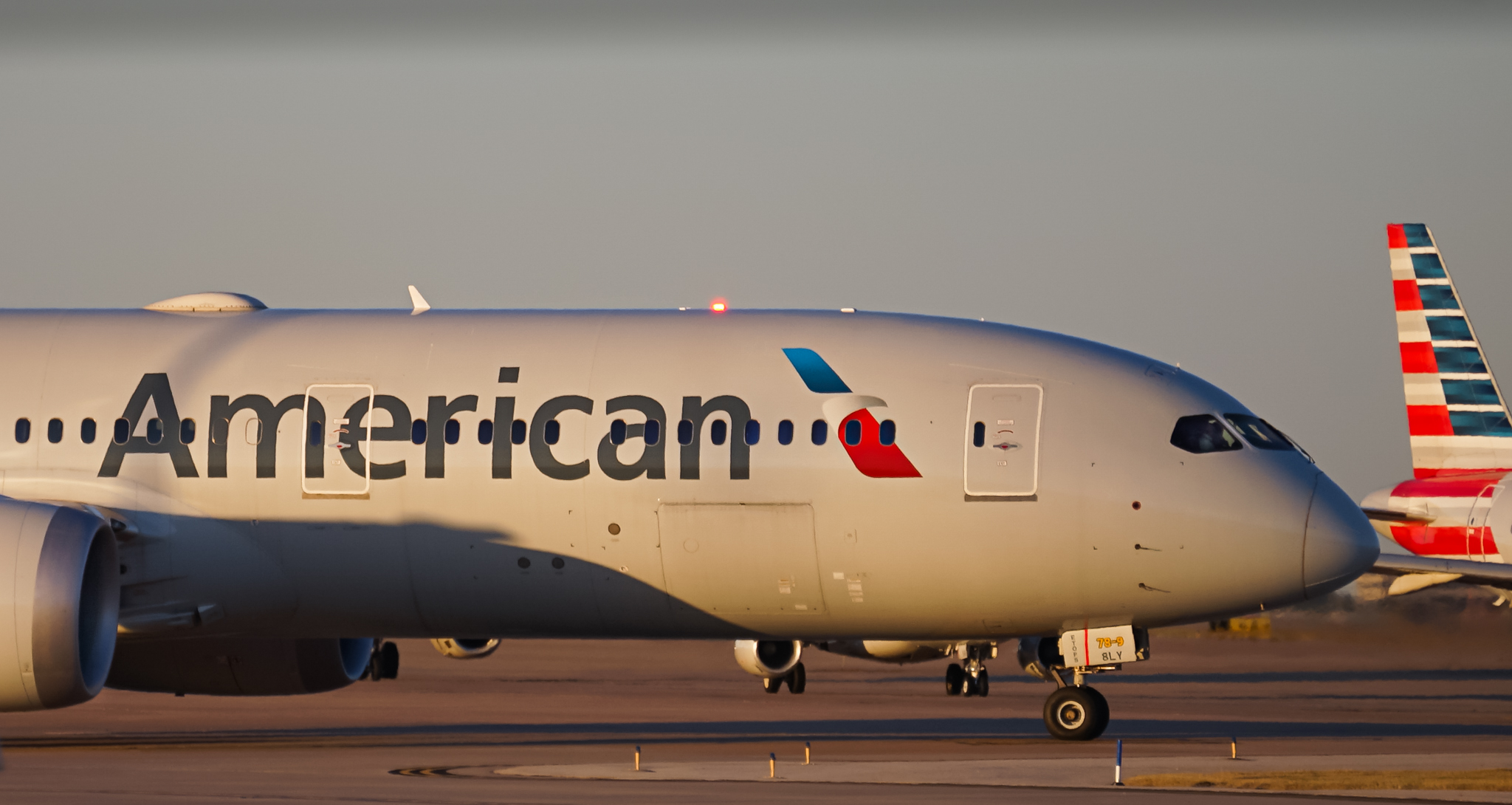 Full size: American Airlines Boeing 787-900 N841AN at Dallas-Fort Worth International Airport
