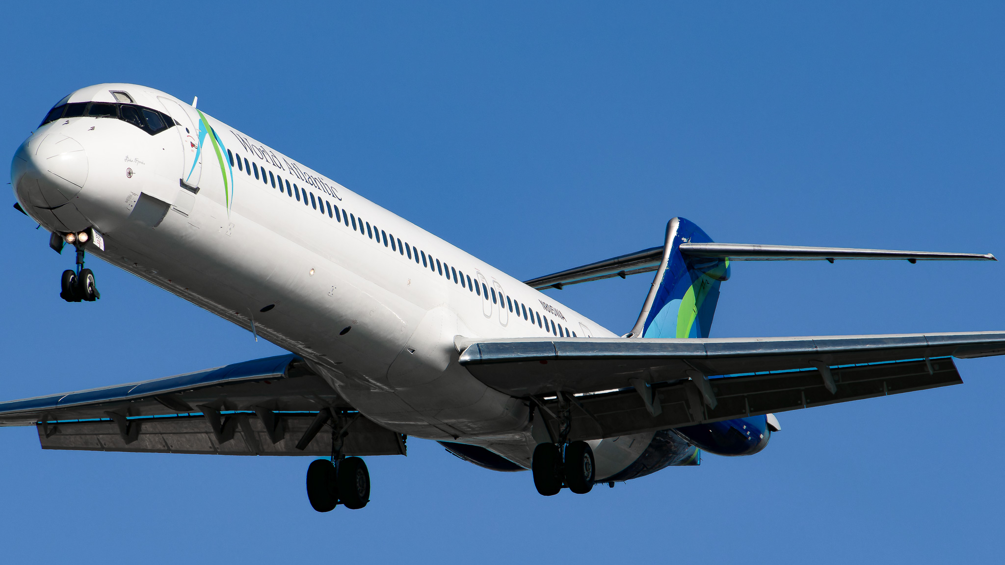 Full size: World Atlantic Airlines McDonnell Douglas MD-83 N805WA at Miami International Airport