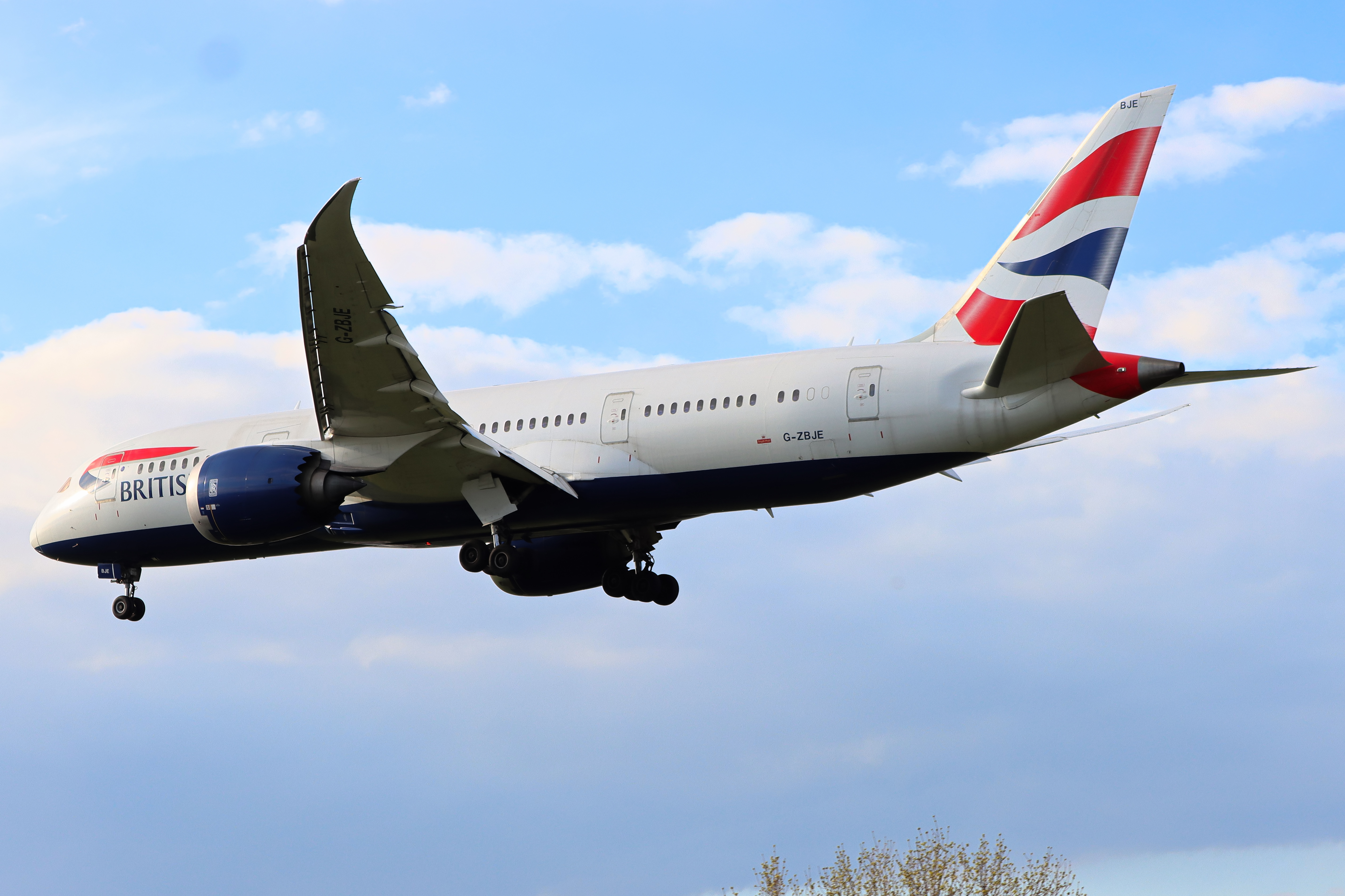 Full size: British Airways Boeing 787-8 G-ZBJE at London Heathrow International Airport
