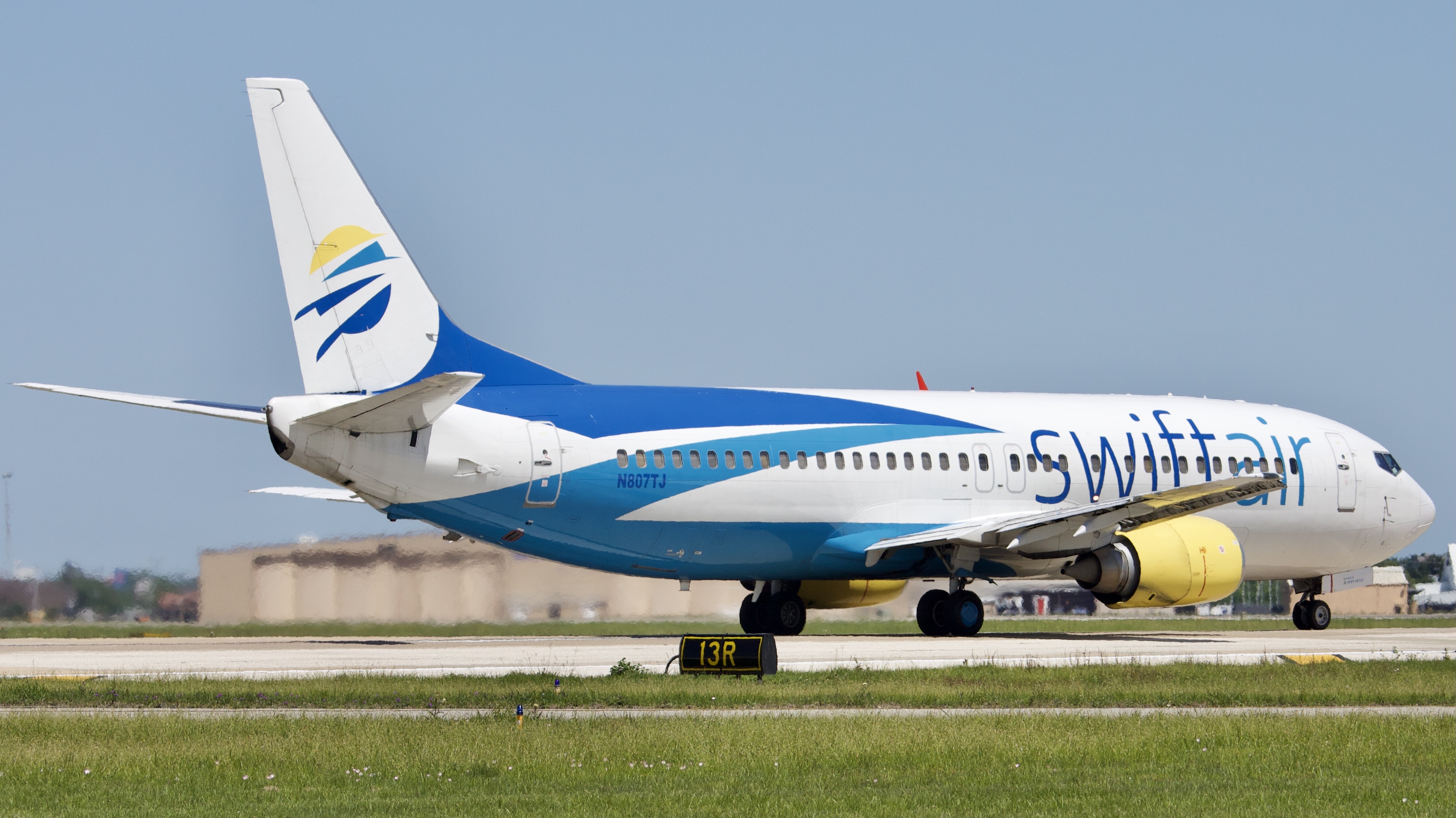 Full size: Swift Air Boeing 737-400 N807TJ at William P Hobby Airport