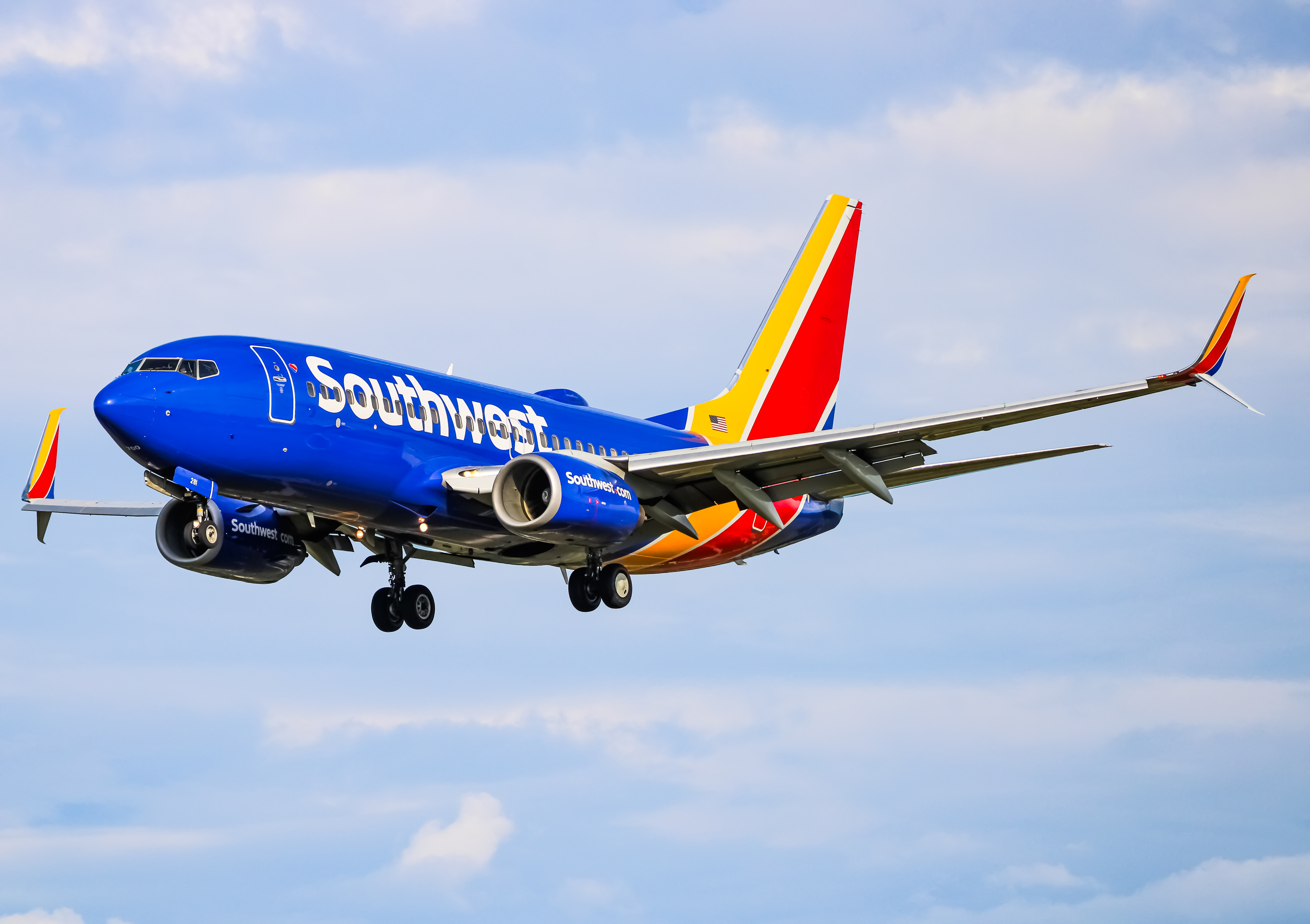 Full size: Southwest Airlines Boeing 737-700 N281WN at Baltimore/Washington International Thurgood Marshall Airport