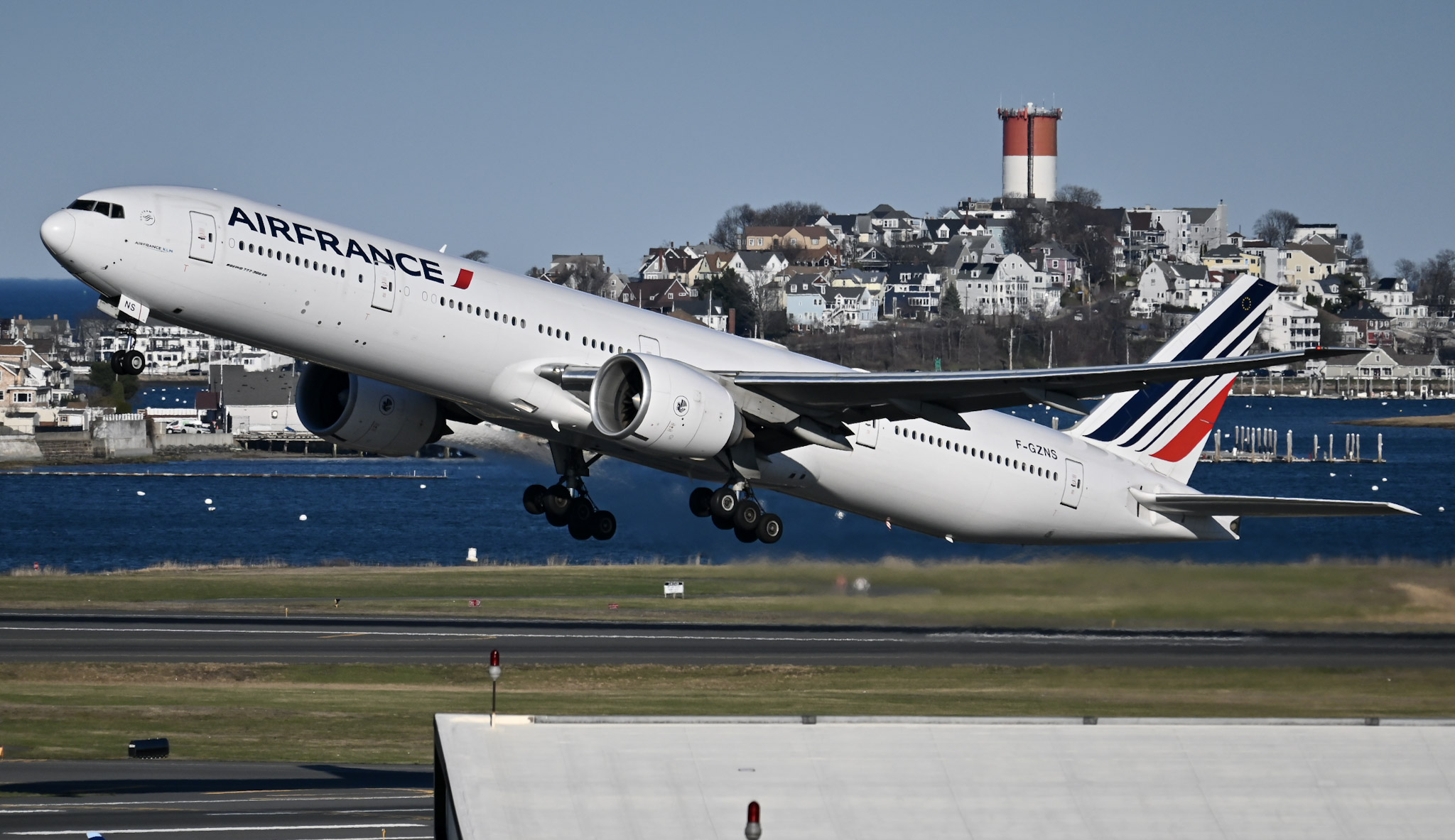 Full size: Air France Boeing 777-300ER F-GZNS at General Edward Lawrence Logan International Airport