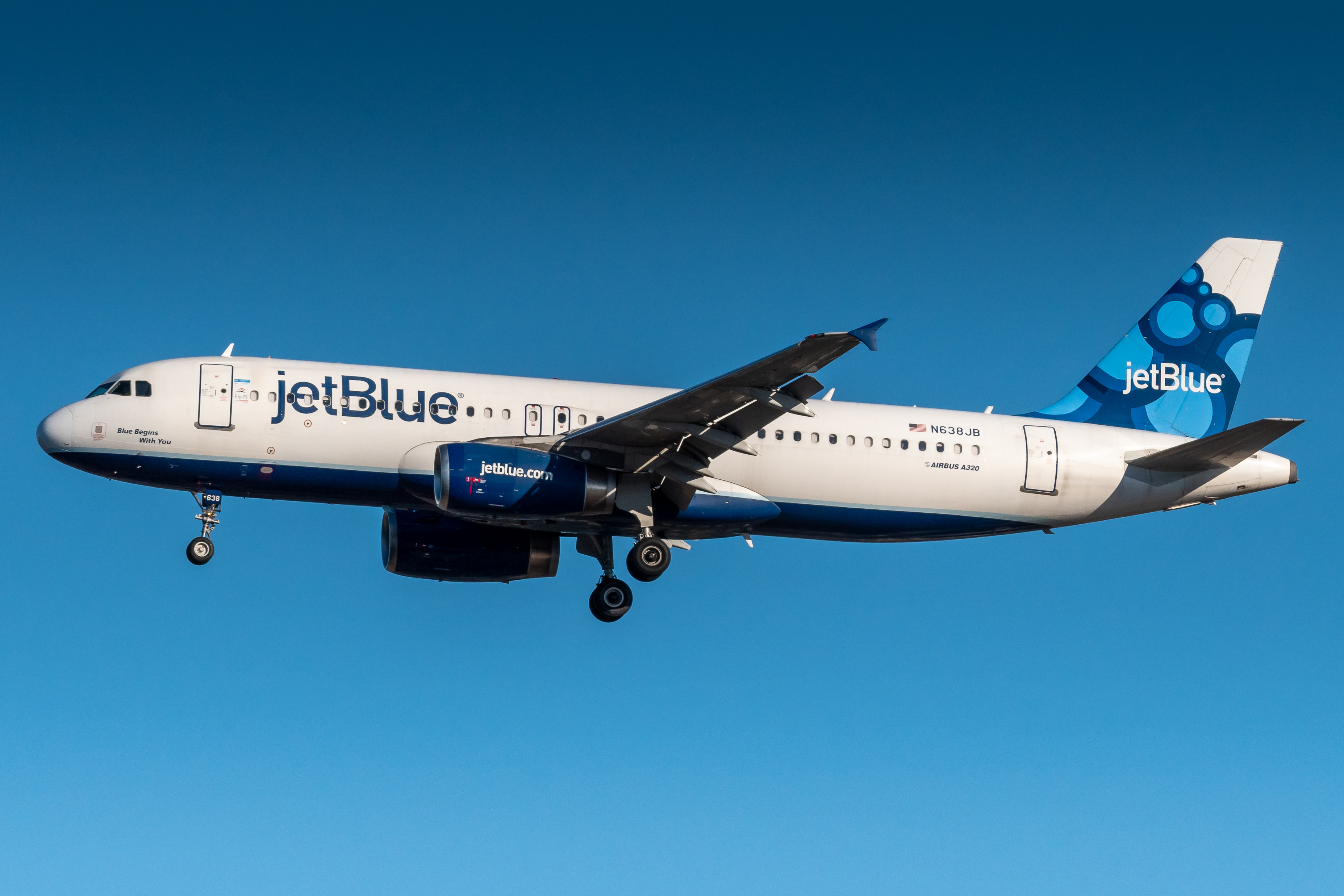 Full size: JetBlue Airways Airbus A320 N638JB at General Edward Lawrence Logan International Airport