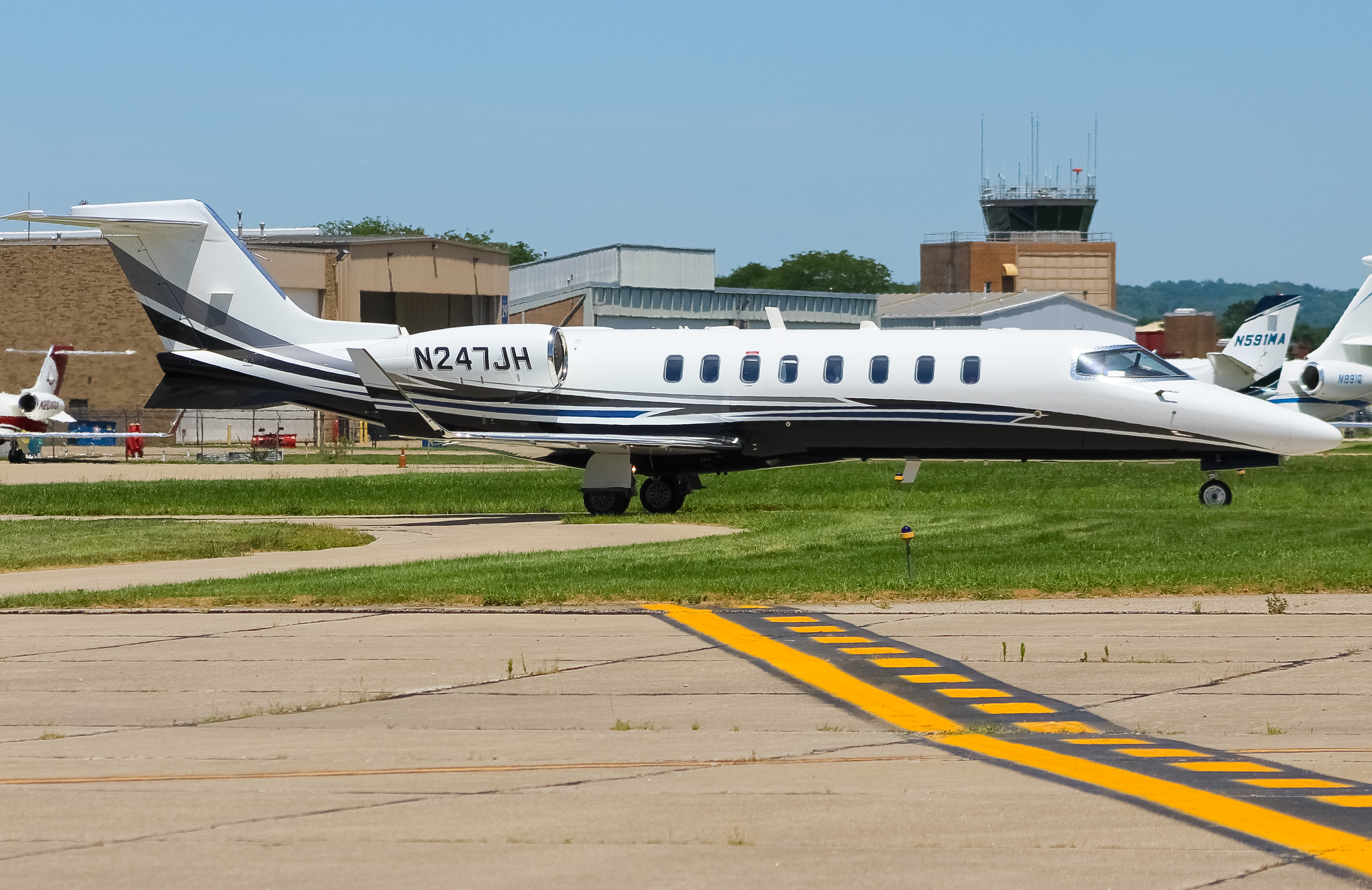 Full size: PRIVATE Learjet 45 N247JH at Cincinnati Municipal Airport/Lunken Field