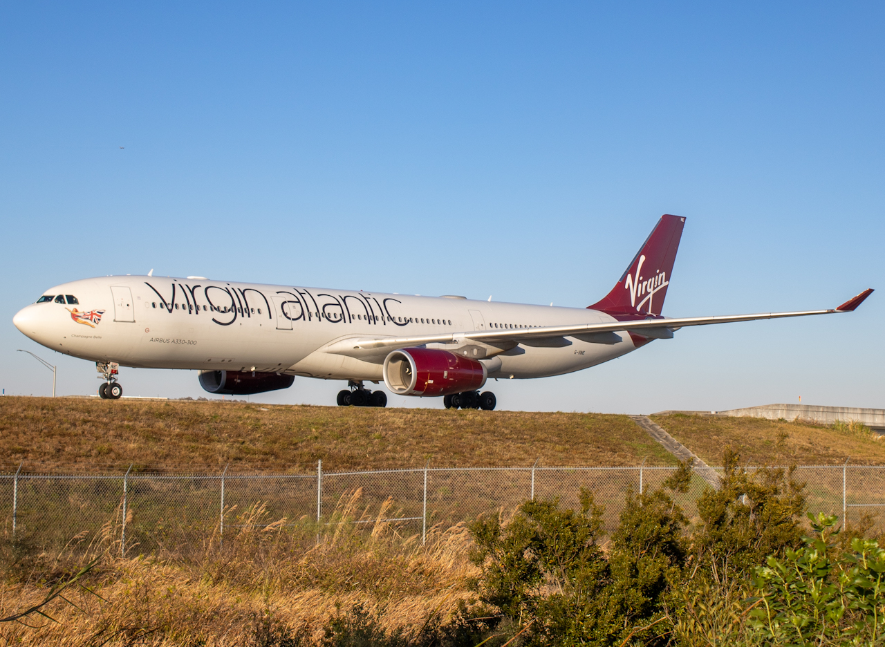 Full size: Virgin Atlantic Airbus A330-300 G-VINE at Orlando International Airport