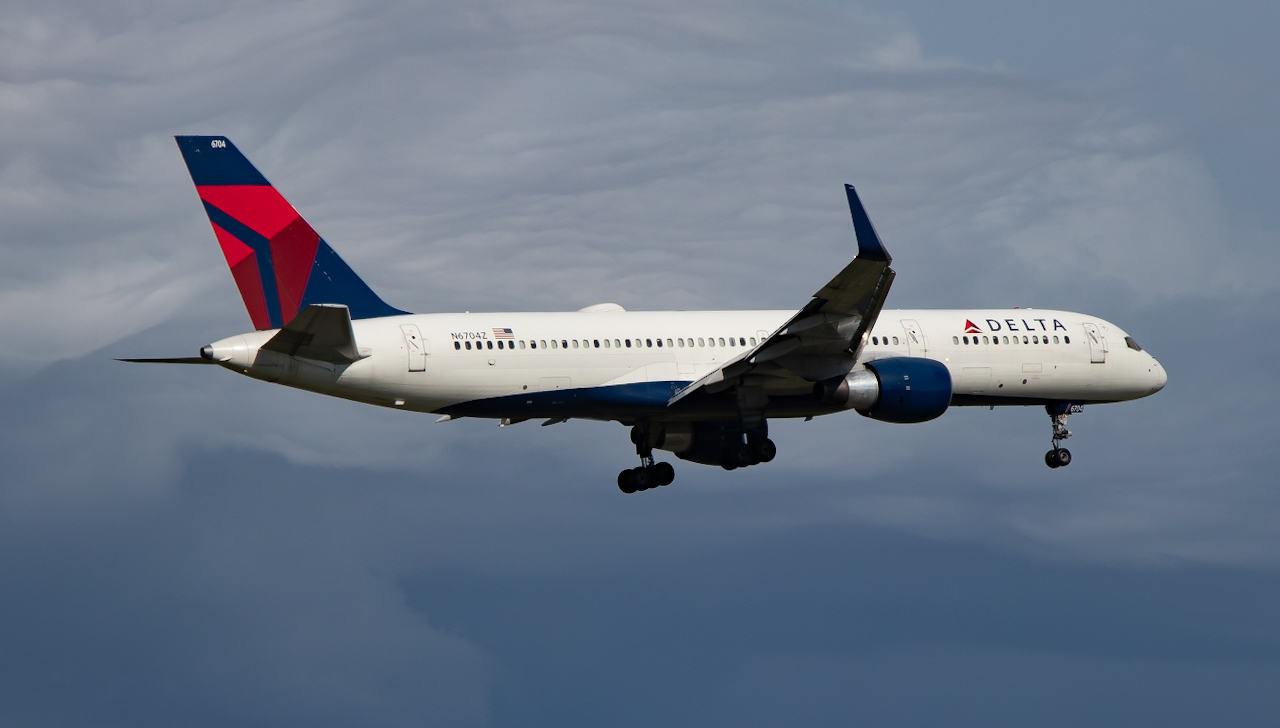 Full size: Delta Airlines Boeing 757-200 N6704Z at Tampa International Airport