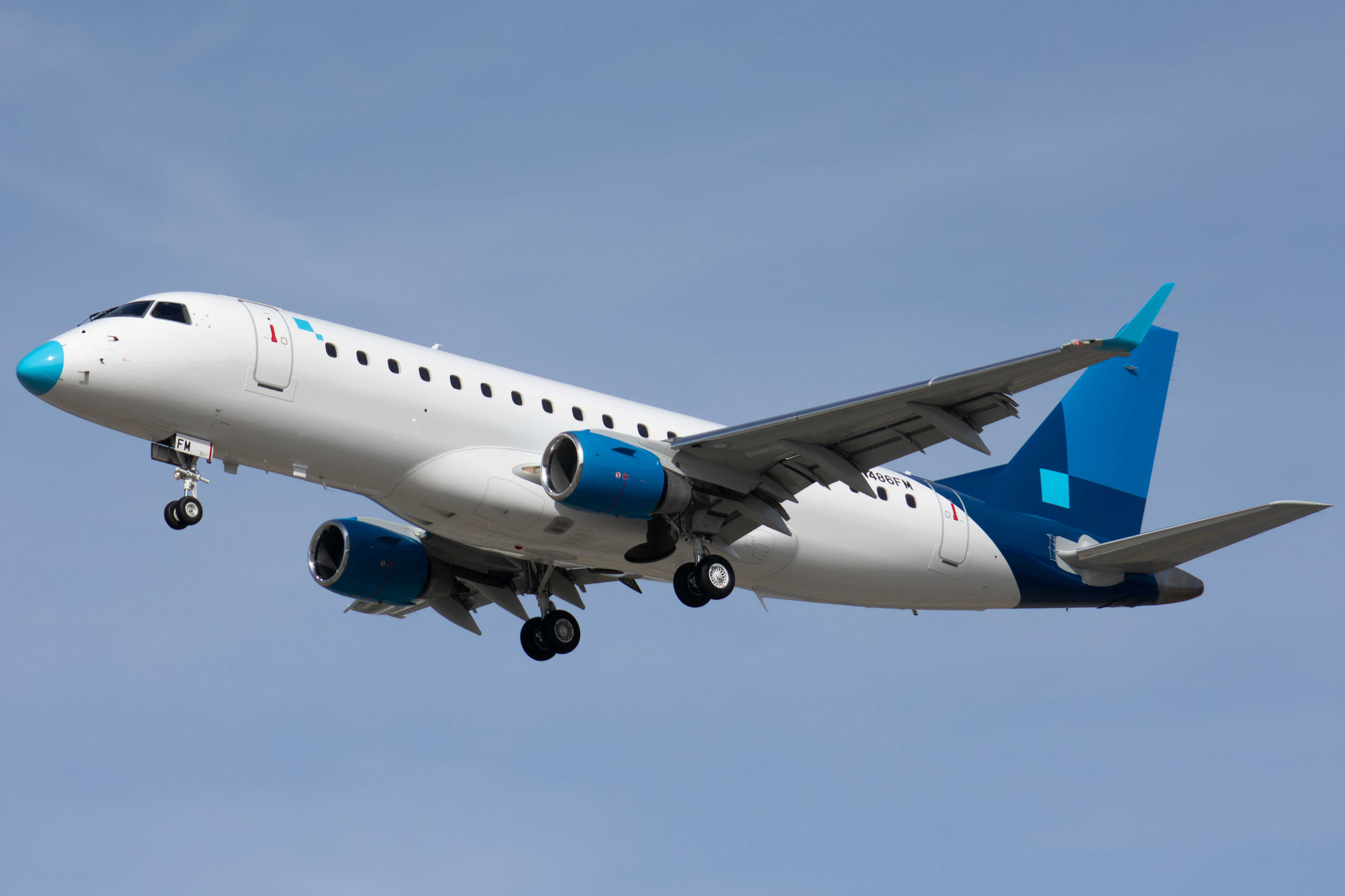 Full size: Intel Air Shuttle Embraer E175 N486FM at Norman Y Mineta San Jose International Airport
