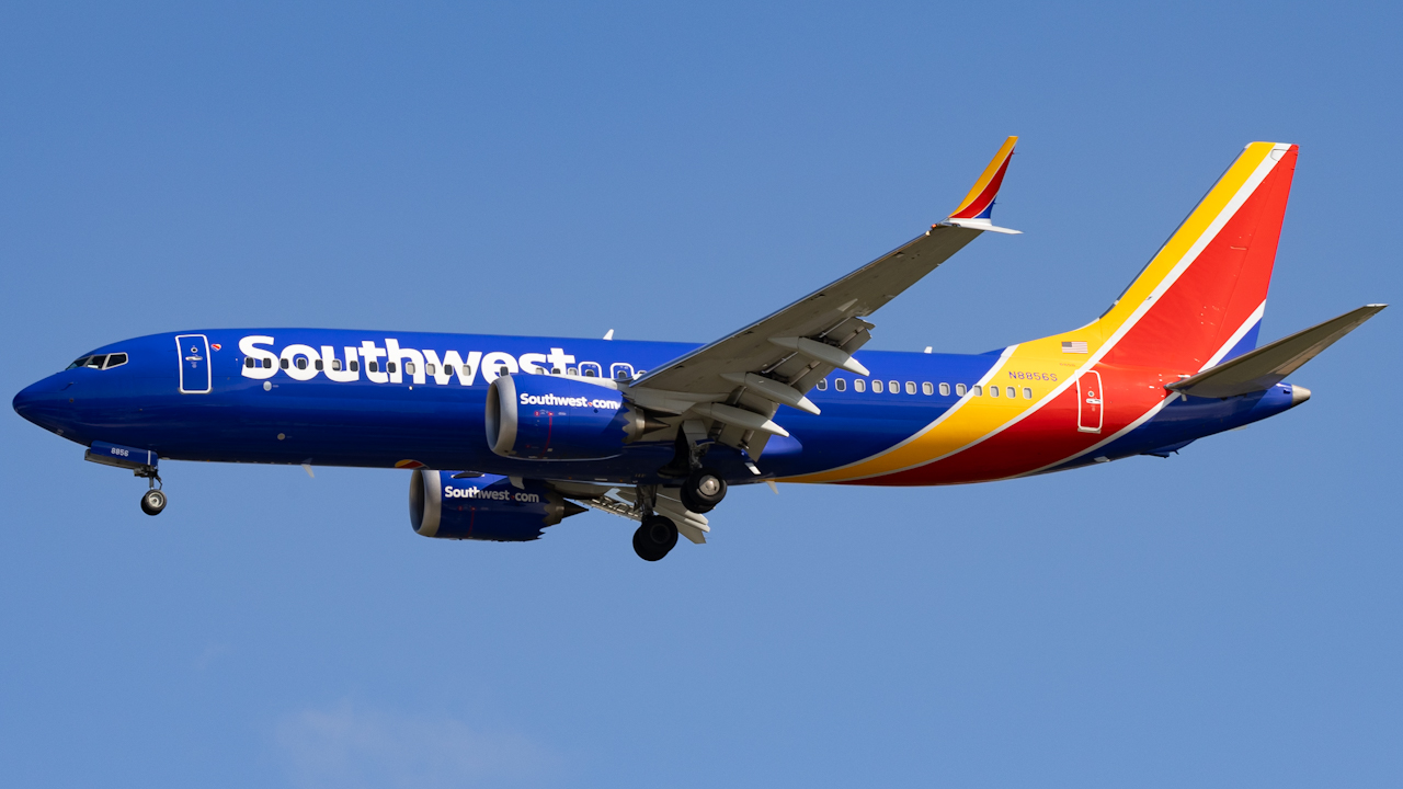 Full size: Southwest Airlines Boeing 737 MAX 8 N8556S at Tampa International Airport