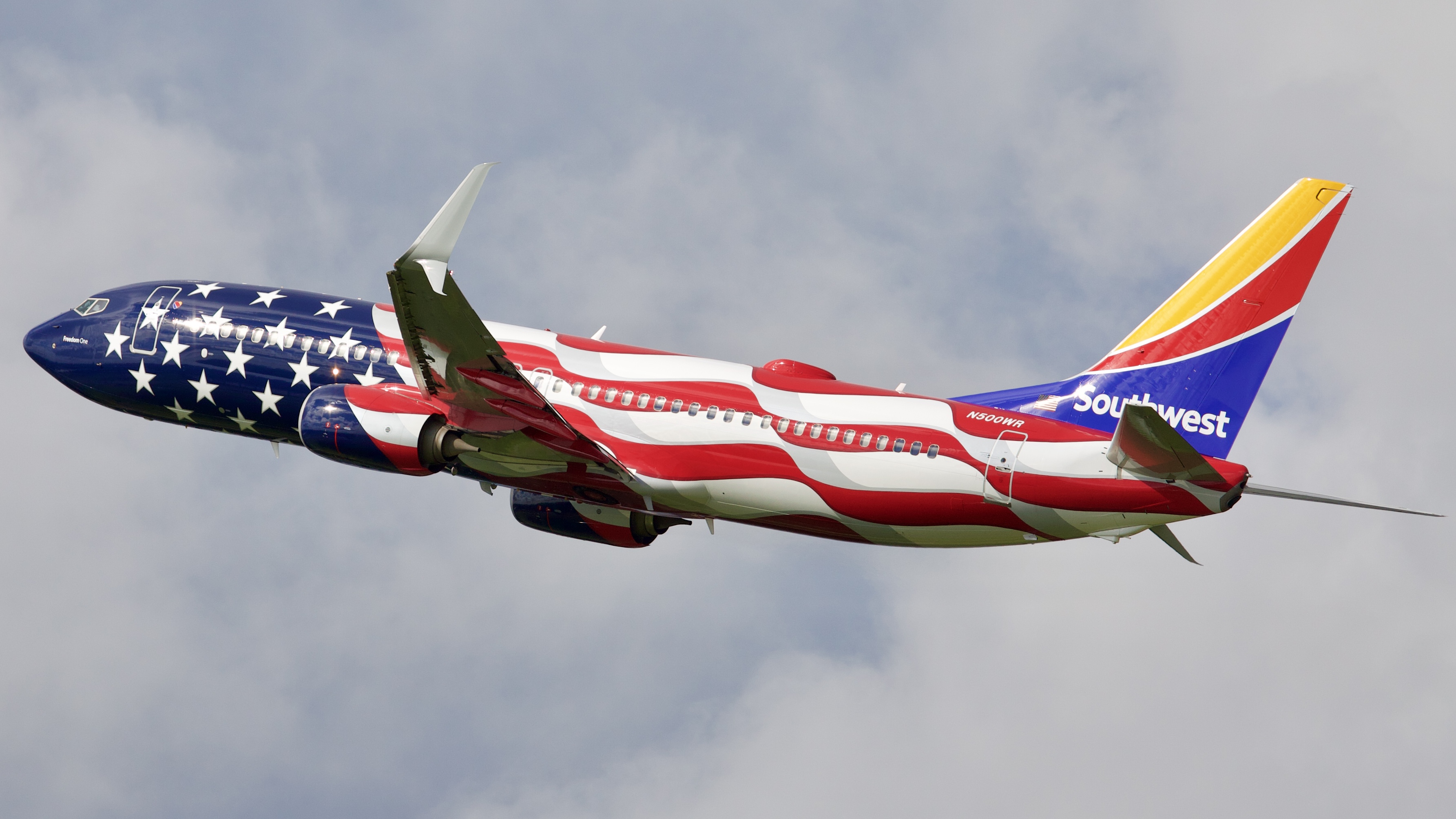 Full size: Southwest Airlines Boeing 737-800 N500WR at William P Hobby Airport