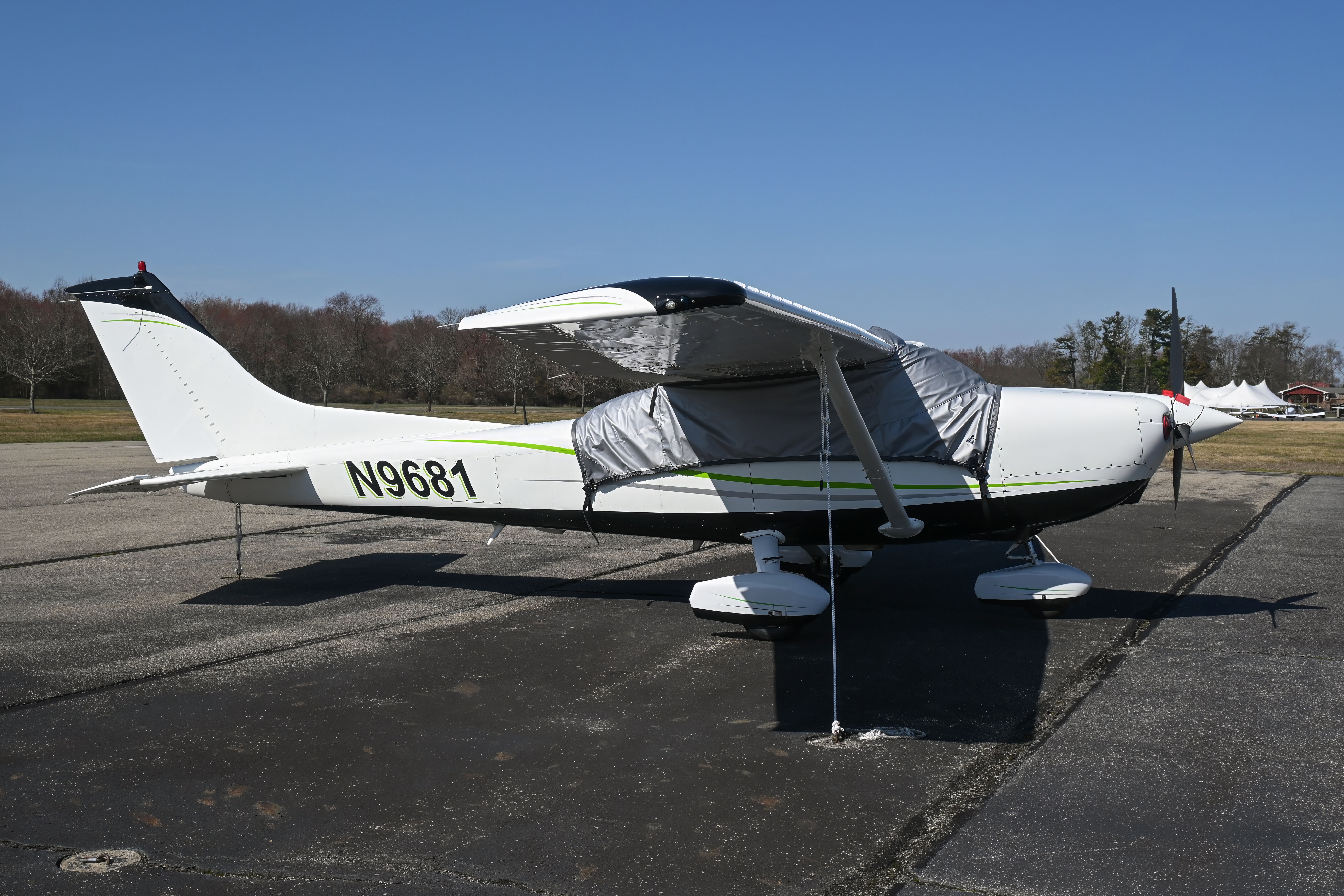 Full size: PRIVATE Cessna 182 Skylane N9681 at Flying W Airport