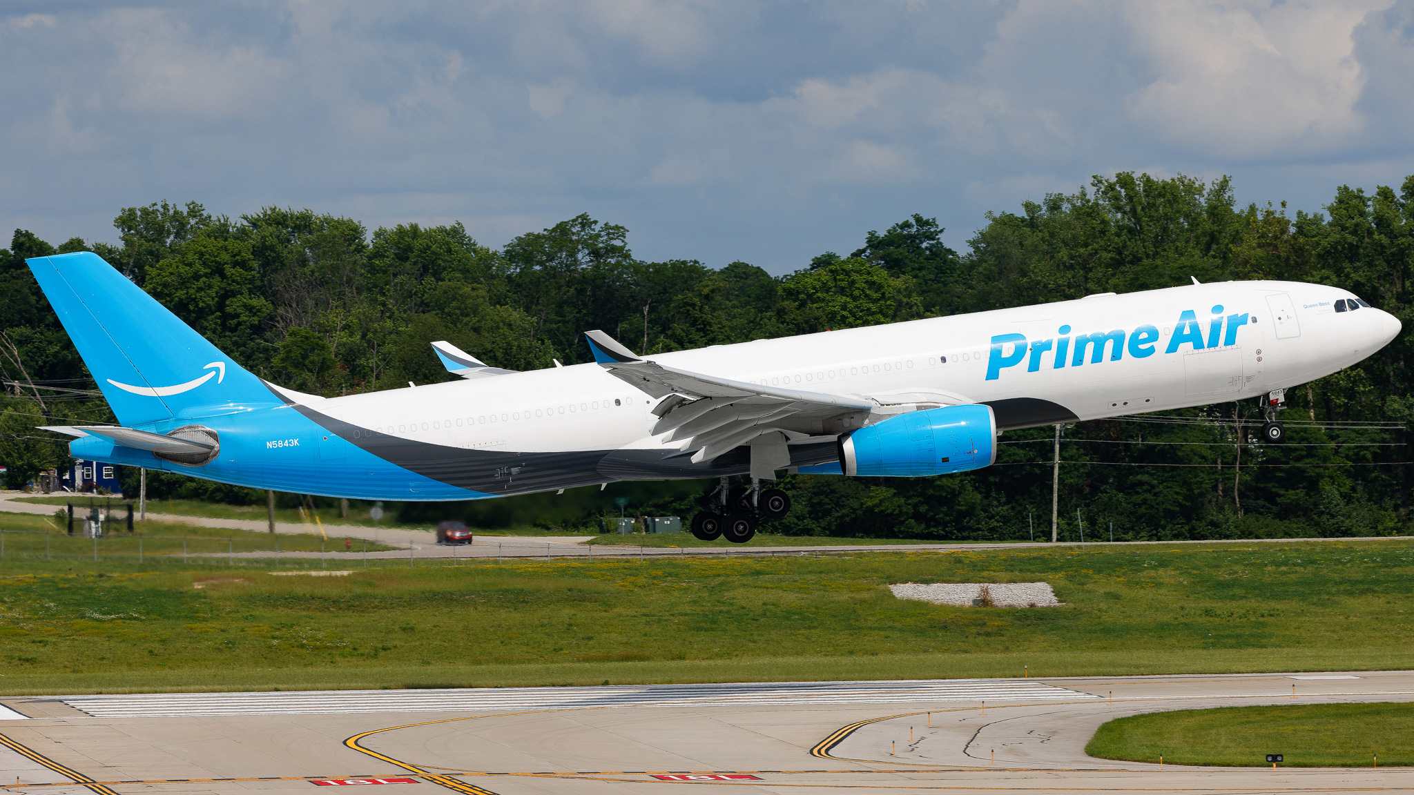 Full size: Amazon Prime Air (Hawaiian Airlines) Airbus A330-343P2F N5843K at Cincinnati/Northern Kentucky International Airport