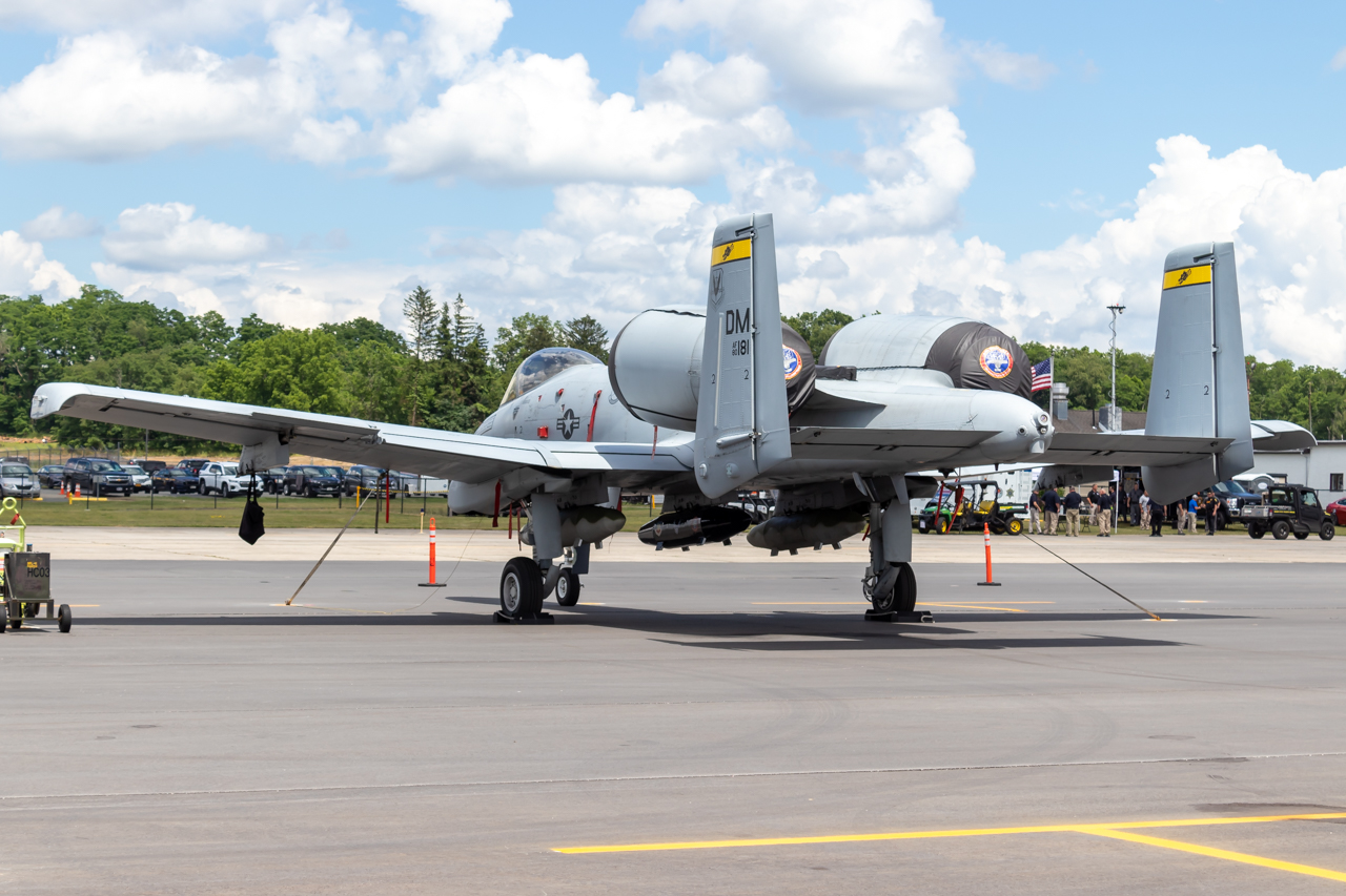Full size: USAF - United States Air Force Fairchild A-10 Thunderbolt 80-0181 at Montgomery Orange County Airport