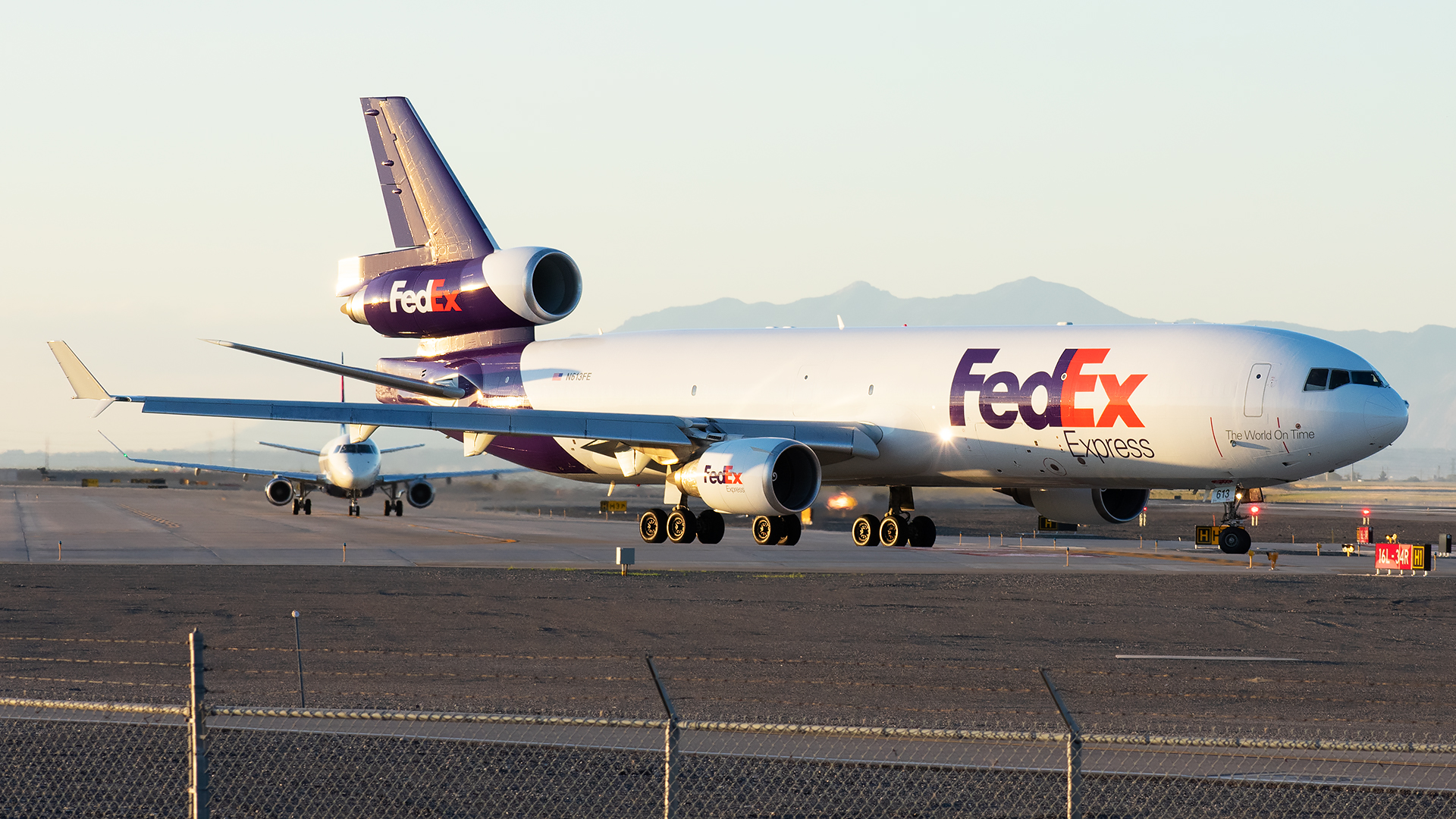 Full size: Fedex McDonnell Douglas MD-11F N613FE at Salt Lake City International Airport