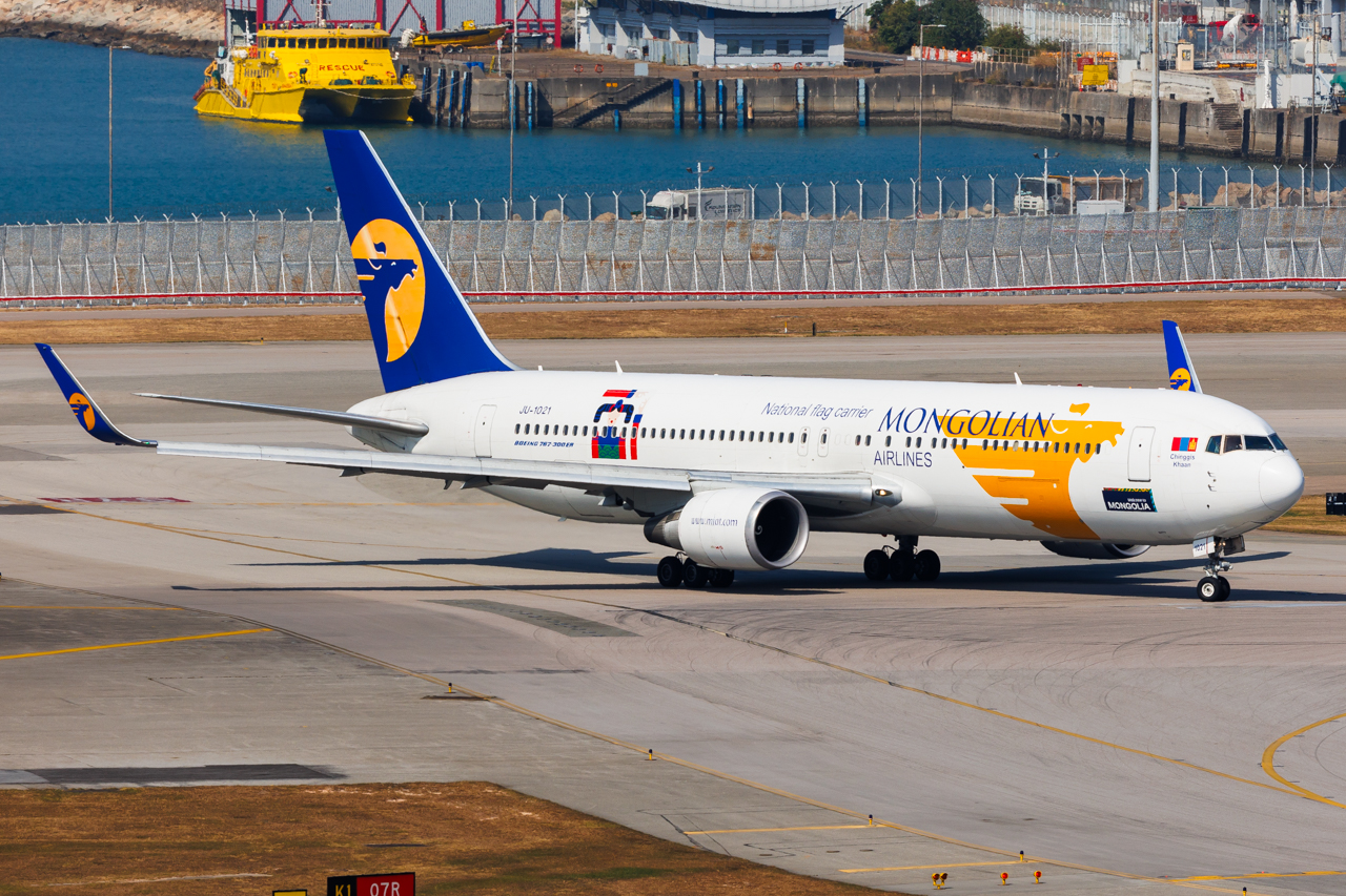 Full size: MIAT Mongolian Airlines Boeing 767-300ER JU-1021 at Hong Kong International Airport