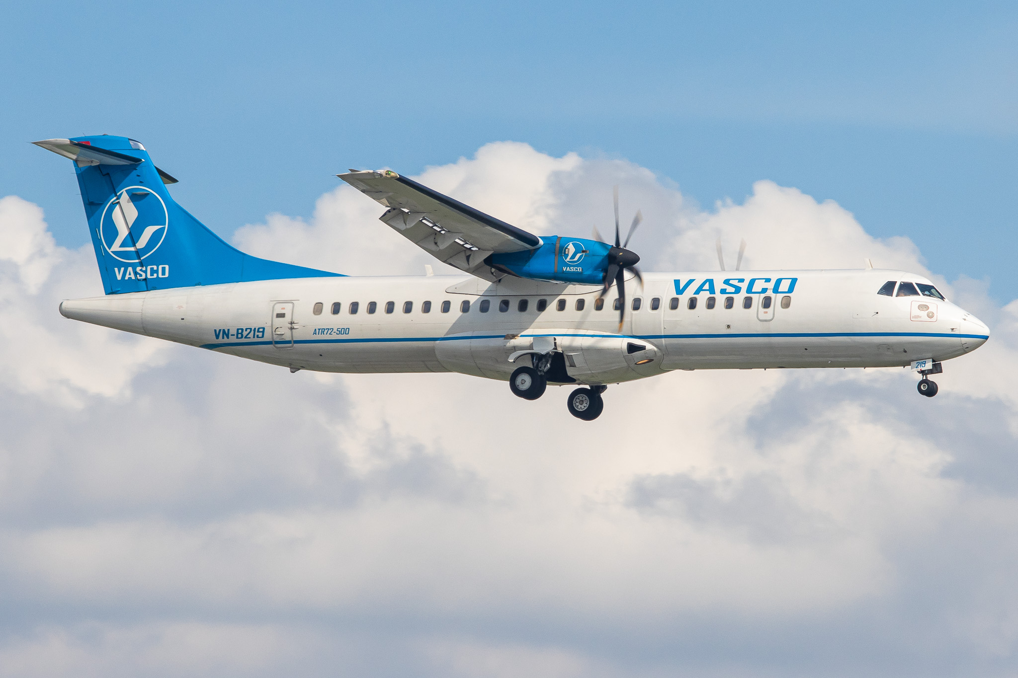 Full size: VASCO ATR 72-500 VN-B219 at Tan Son Nhat International Airport
