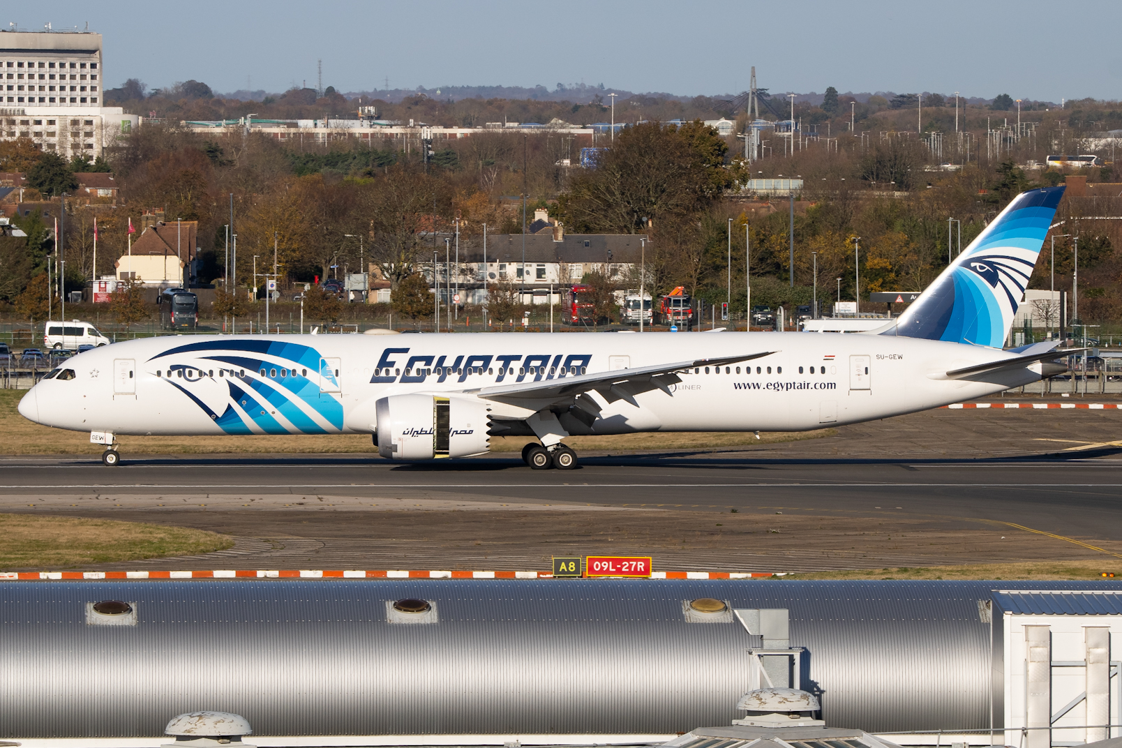 Full size: EgyptAir Boeing 787-9 SU-GEW at London Heathrow International Airport