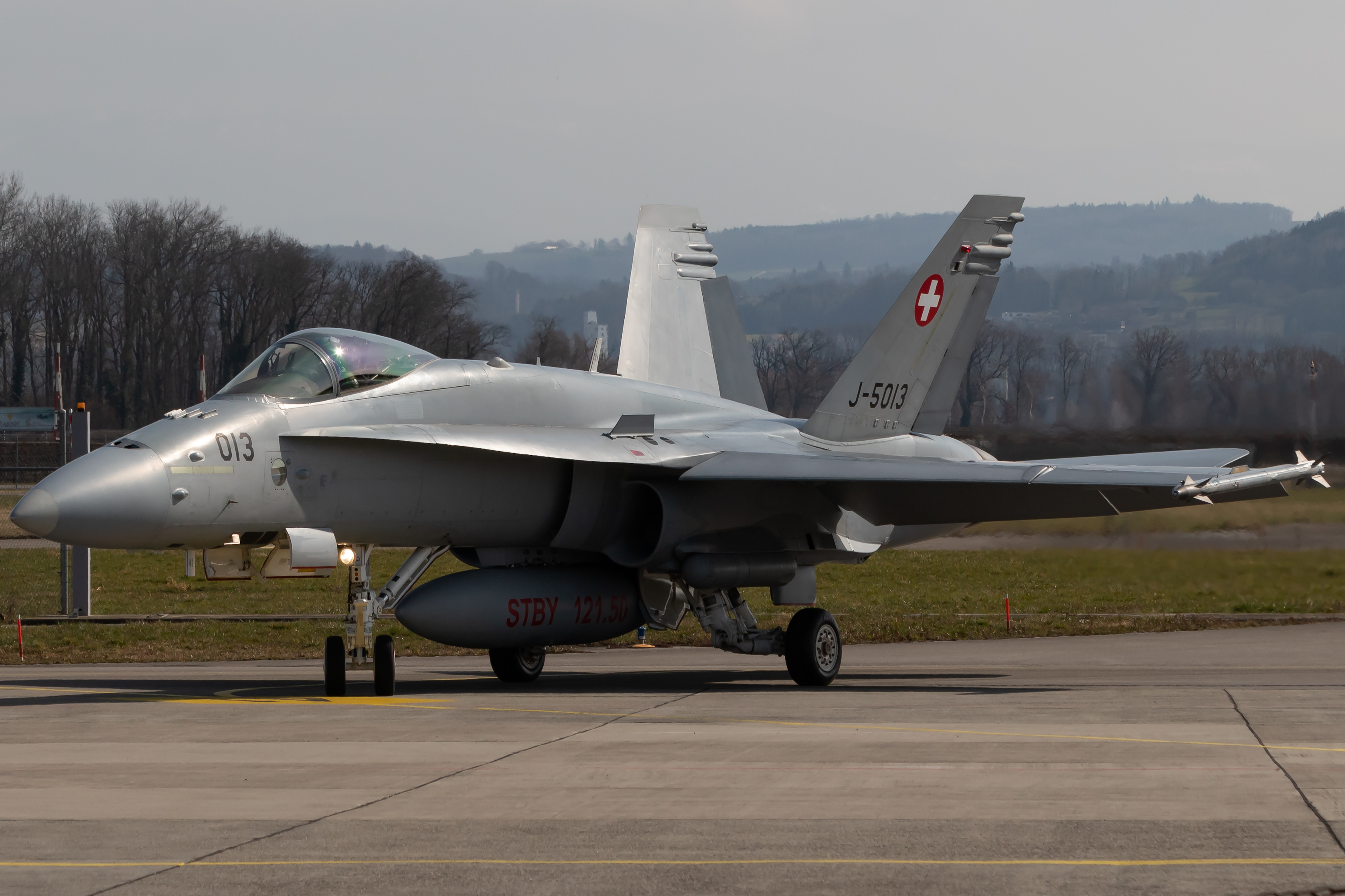 Full size: Swiss Air Force McDonnel Douglas F/A-18 Hornet J-5013 at Payerne Airport