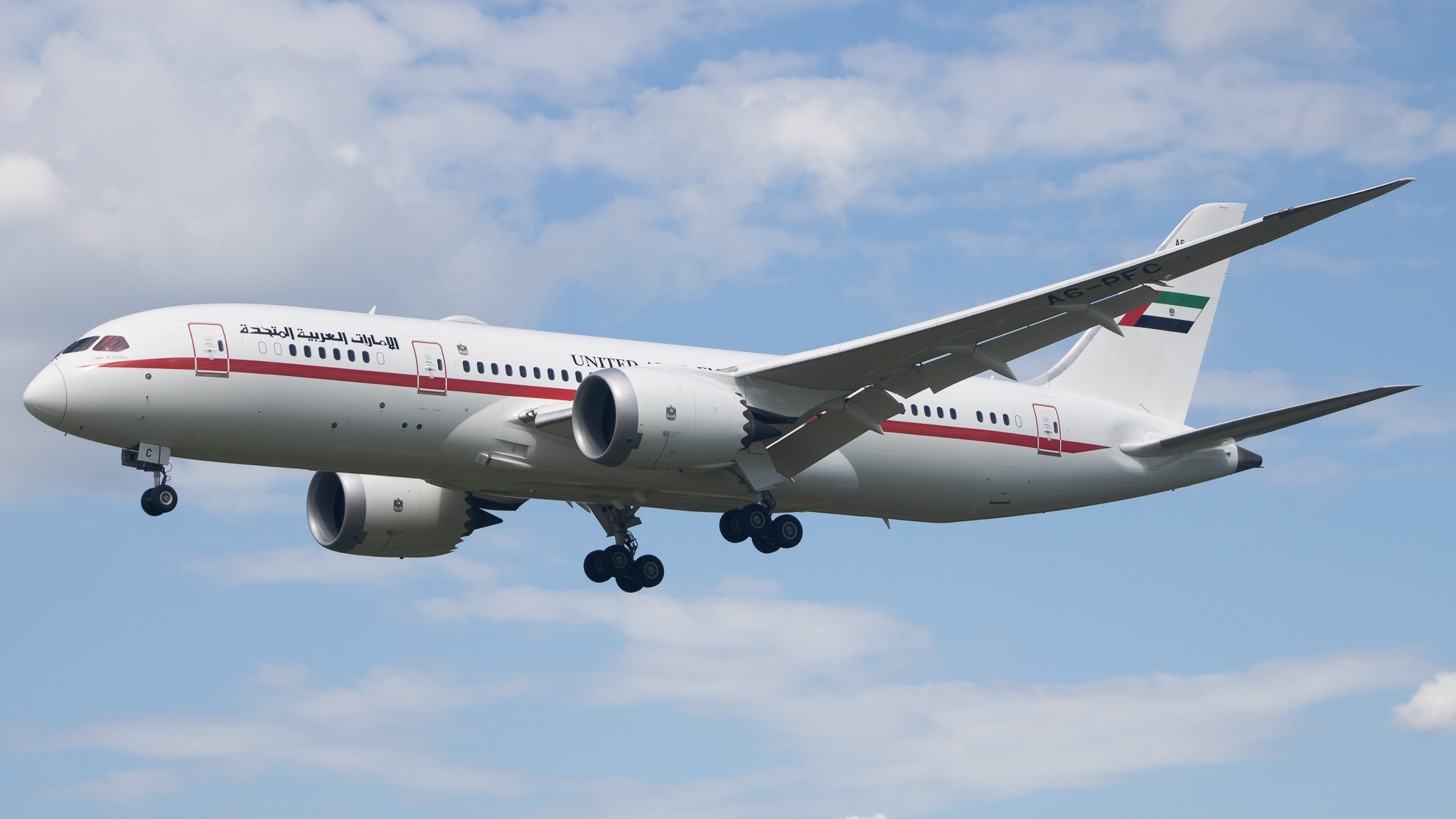 Full size: Abu Dhabi Amiri Flight Boeing 787-8 A6-PFC at Baltimore/Washington International Thurgood Marshall Airport