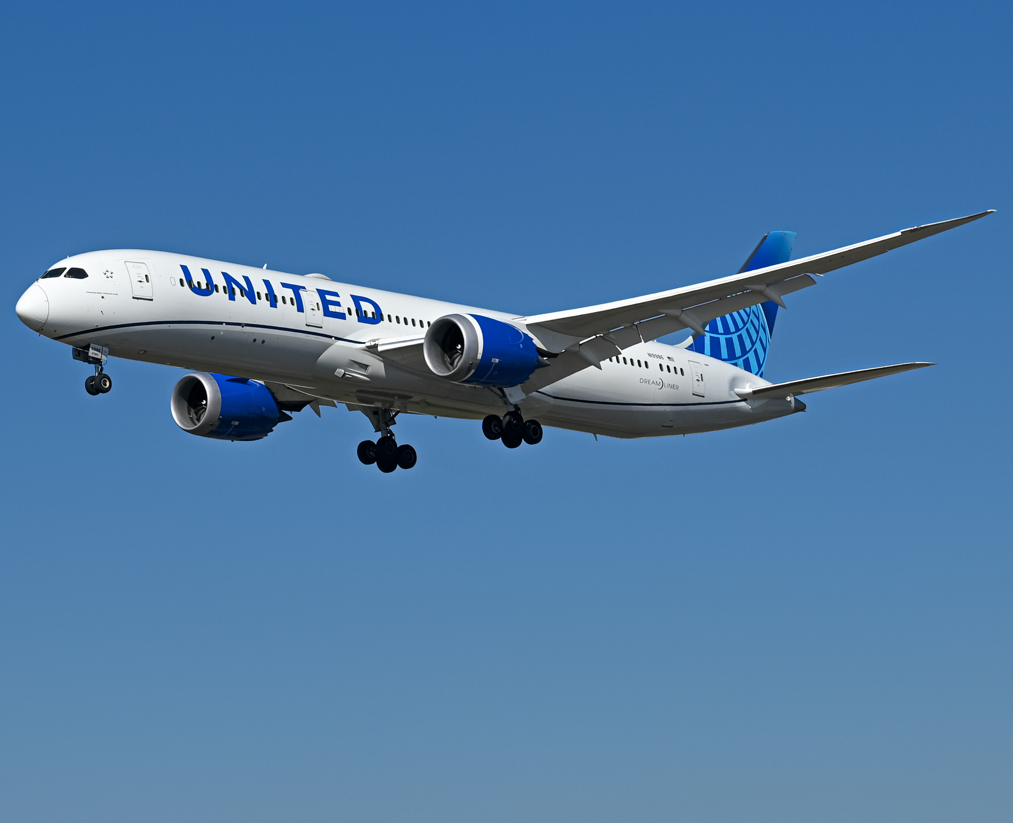 Full size: United Airlines Boeing 787-9 N19986 at Los Angeles International Airport