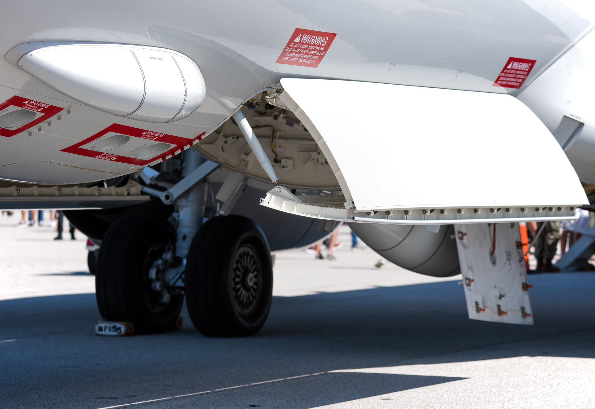 Full size: US Navy Boeing P-8A Poseidon 169554 at Cleveland Burke Lakefront Airport