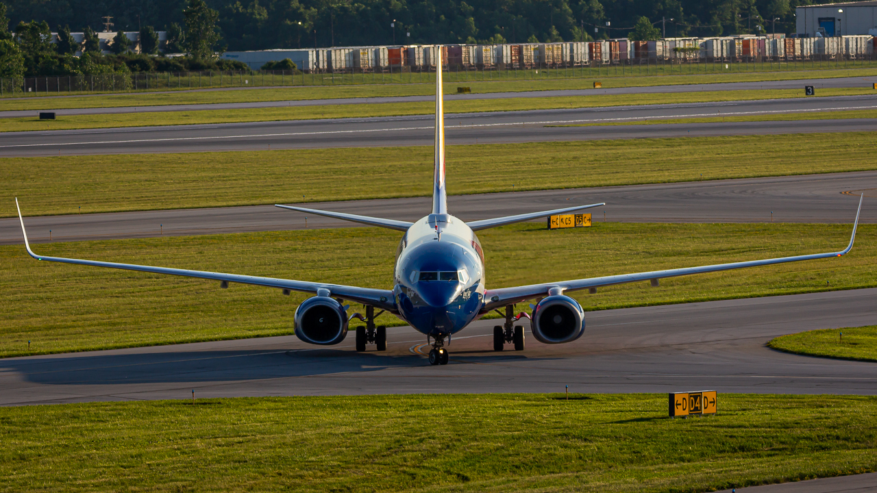 Full size: Southwest Airlines Boeing 737-700 N931WN at John Glenn Columbus International Airport
