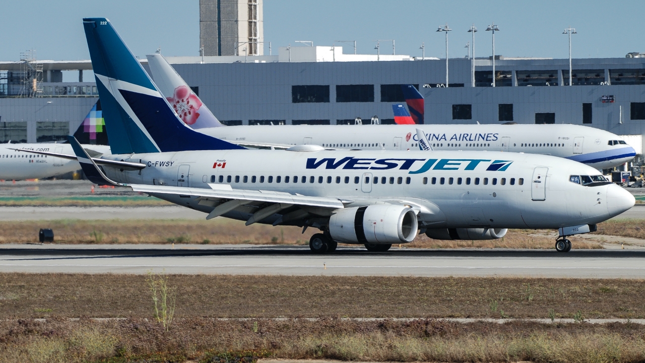 Full size: WestJet Boeing 737-700 C-FWSY at Los Angeles International Airport