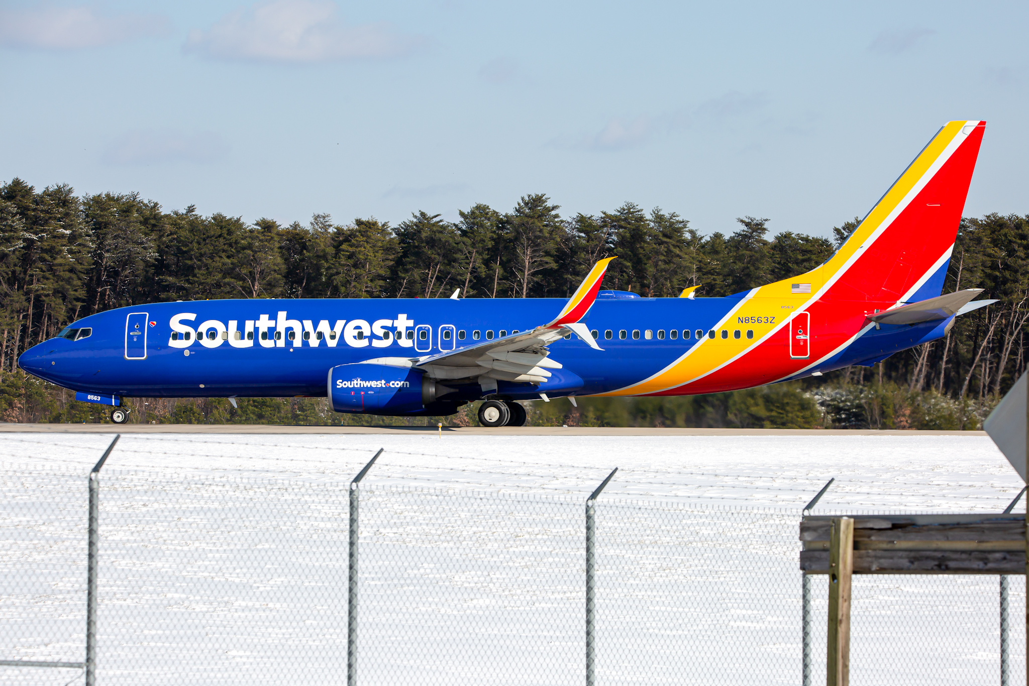 Full size: Southwest Airlines Boeing 737-800 N8563Z at Baltimore/Washington International Thurgood Marshall Airport