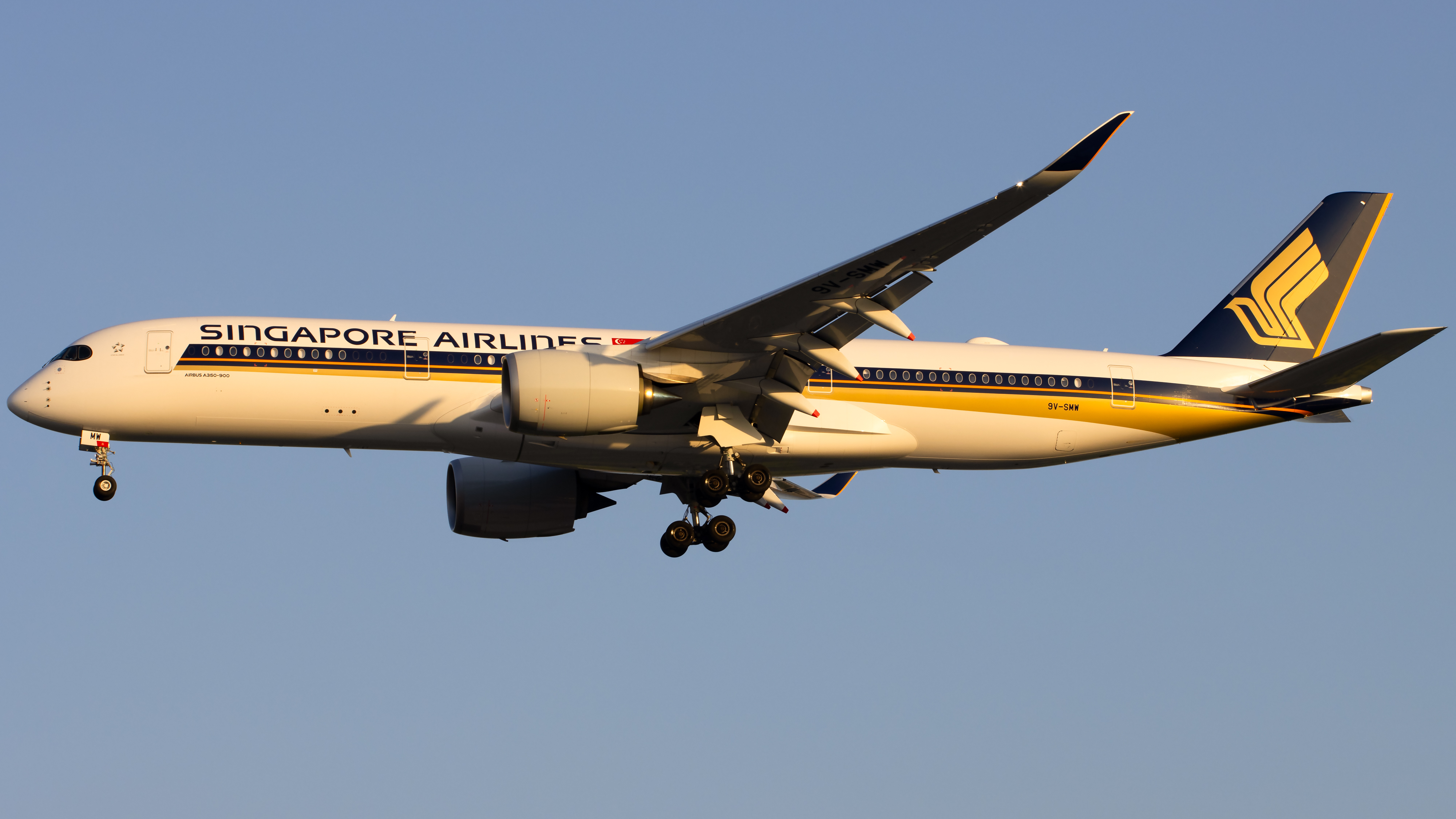 Full size: Singapore Airlines Airbus A350-900 9V-SMW at Singapore-Changi Airport