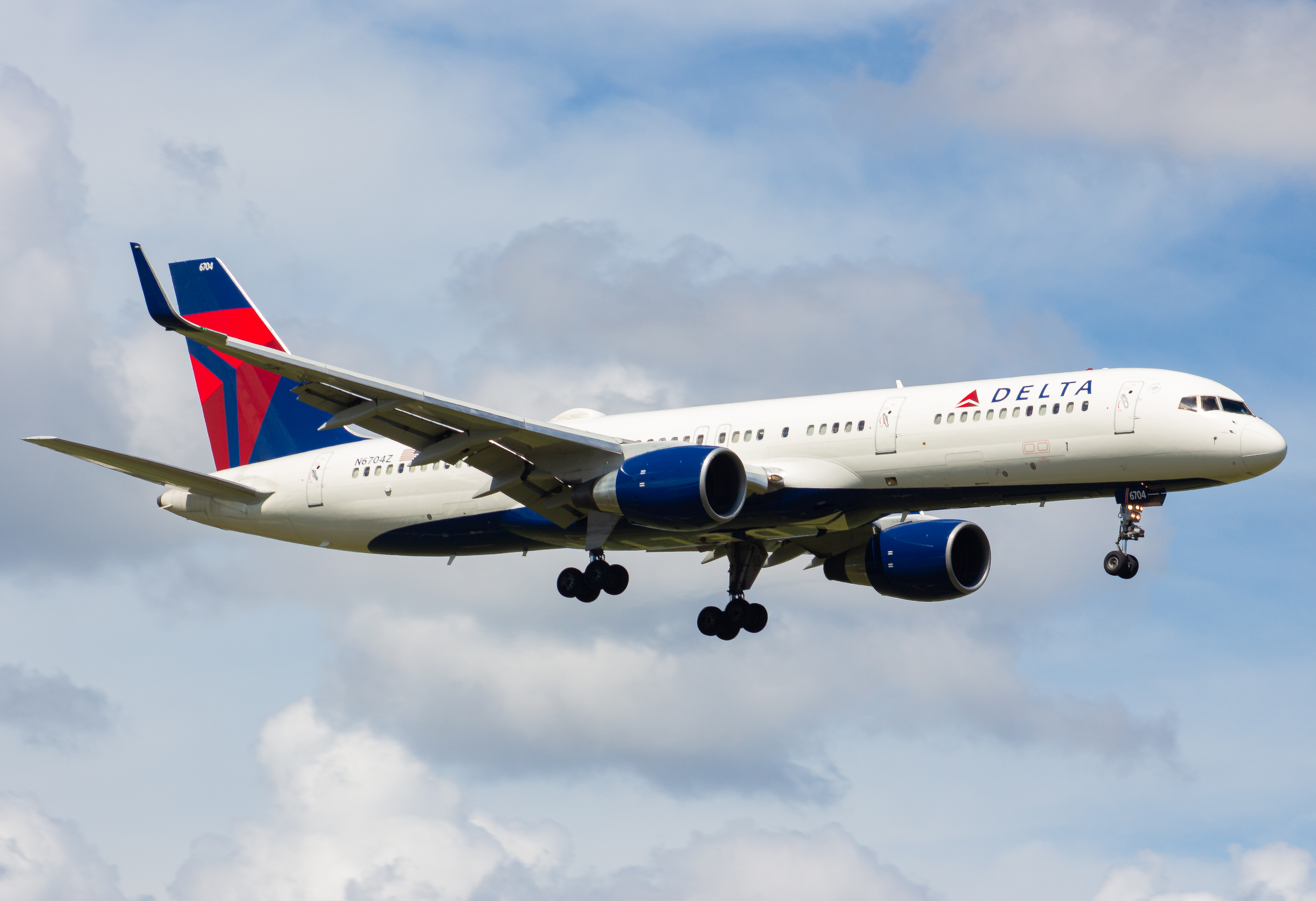 Full size: Delta Airlines Boeing 757-200 N7604Z at Tampa International Airport