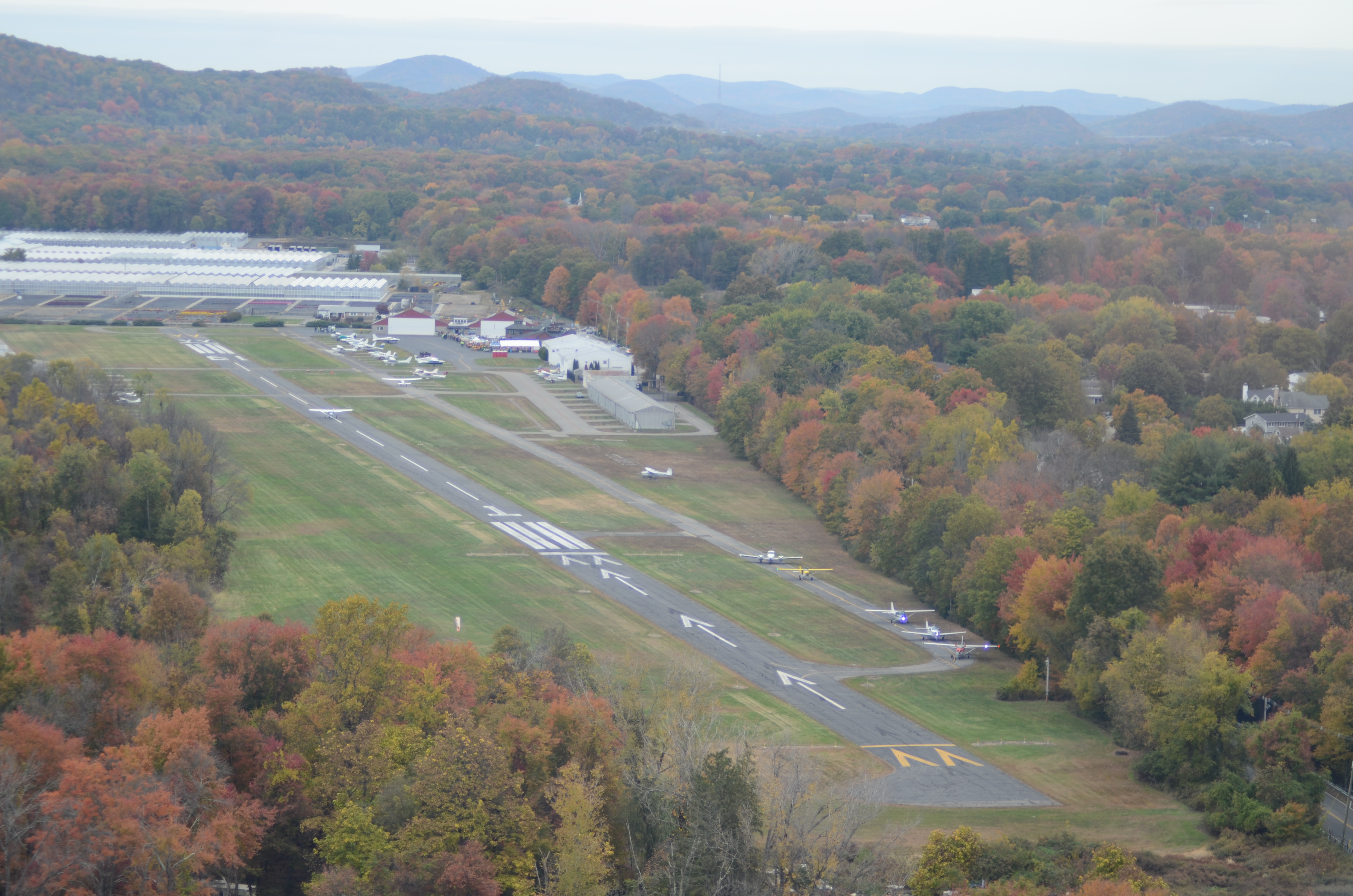 Full size: Airport Photo N07 at Lincoln Park Airport