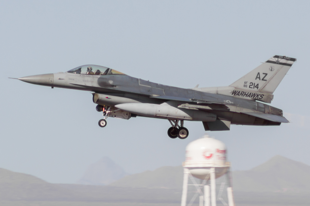 Full size: USAF - United States Air Force General Dynamics F-16 Fighting Falcon 86-0214 at Tucson International Airport