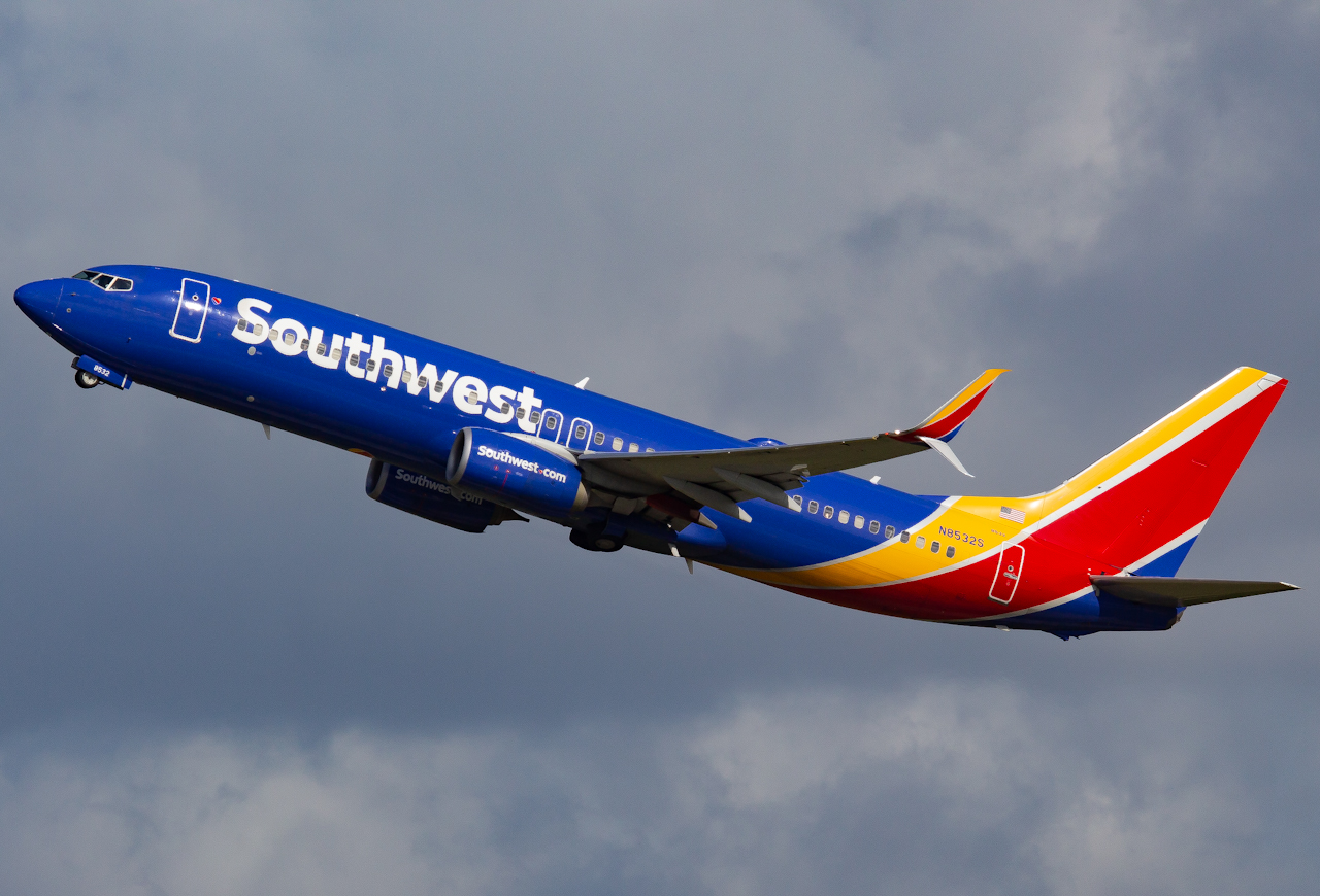 Full size: Southwest Airlines Boeing 737-800 N8532S at Tampa International Airport