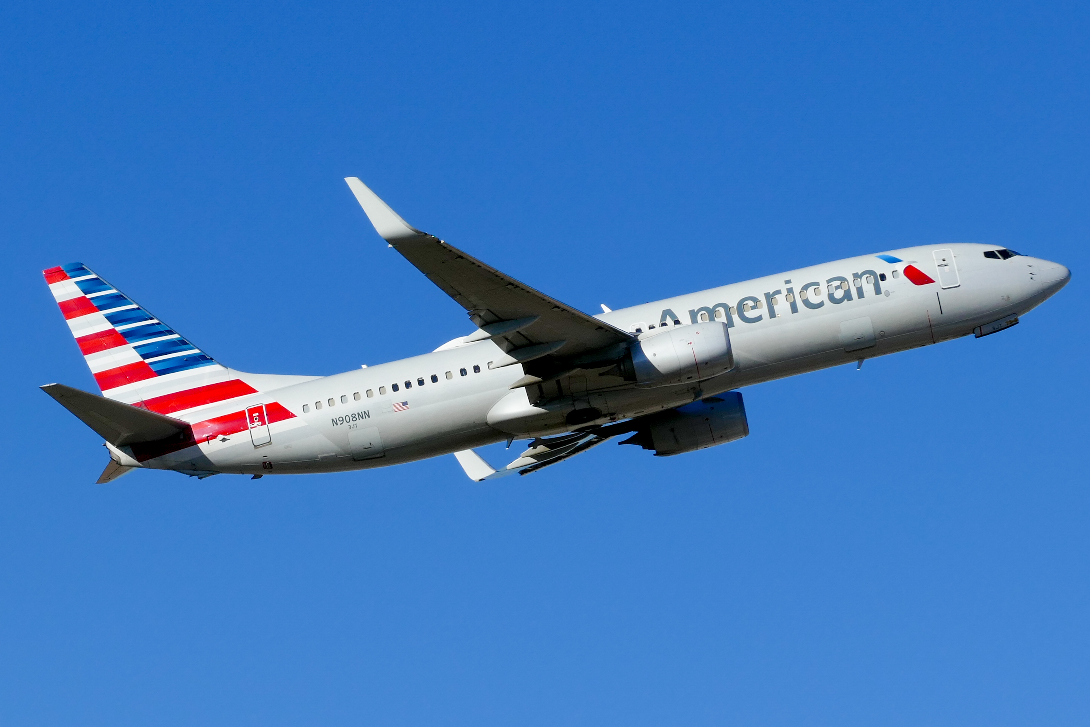 Full size: American Airlines Boeing 737-800 N908NN at Austin-Bergstrom International Airport