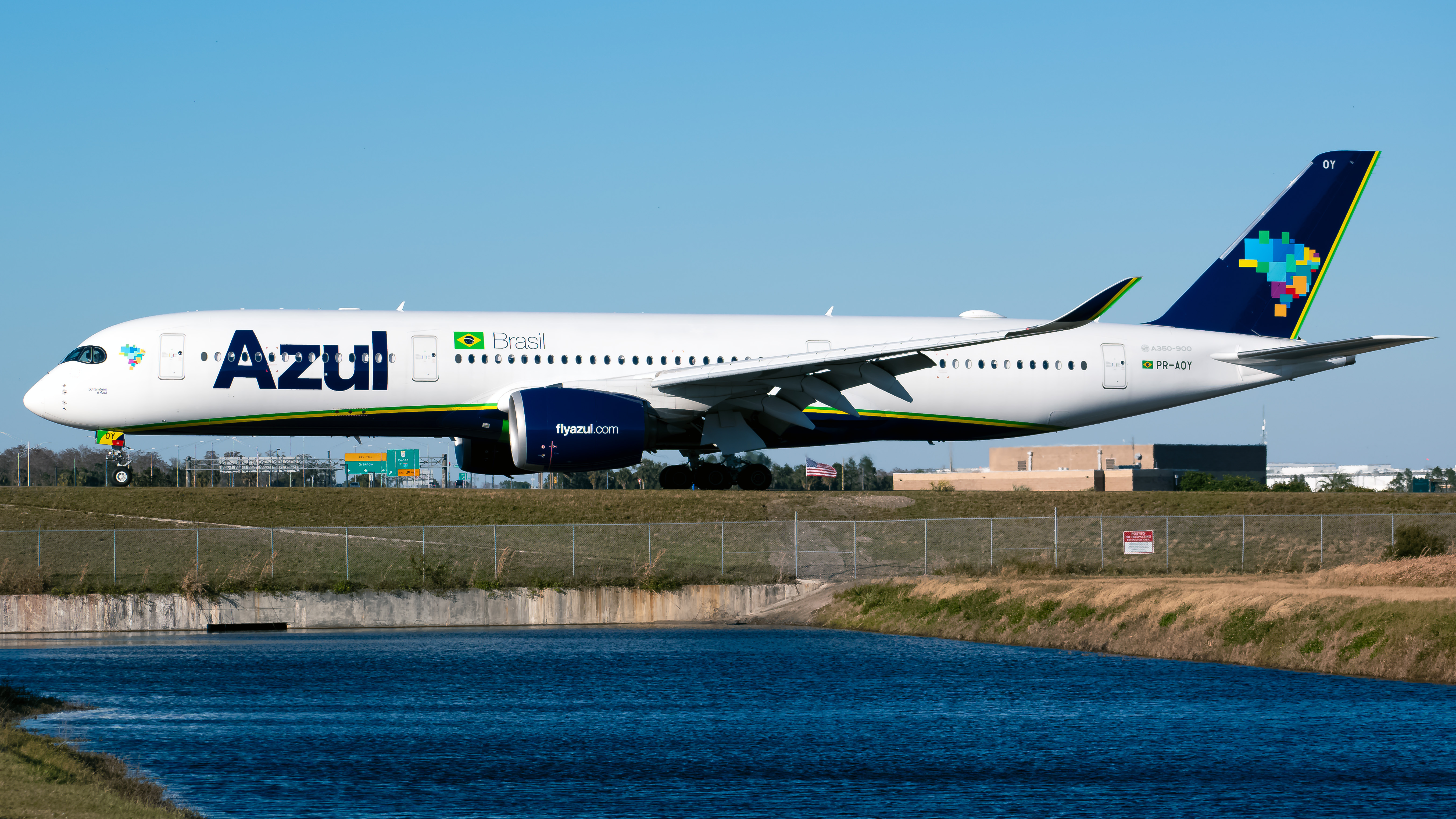 Full size: Azul  Airbus A350-900 PR-AOY at Orlando International Airport