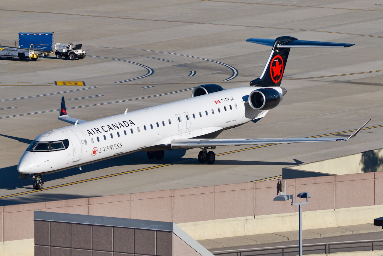 Full size: Air Canada Mitsubishi CRJ-900 C-GPJZ at Raleigh-Durham International Airport