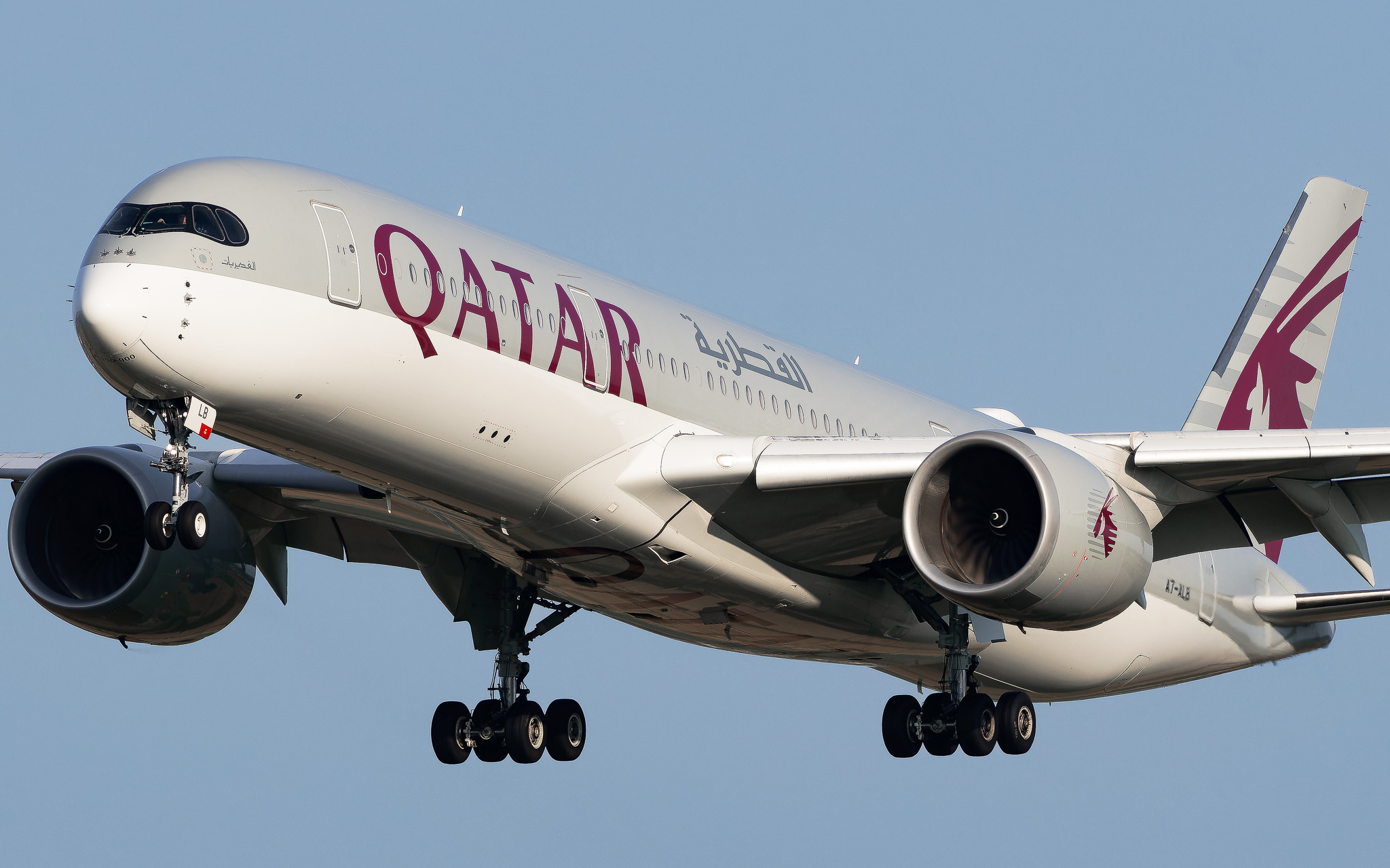 Full size: Qatar Airways Airbus A350-900 A7-ALB at Zurich-Kloten Airport