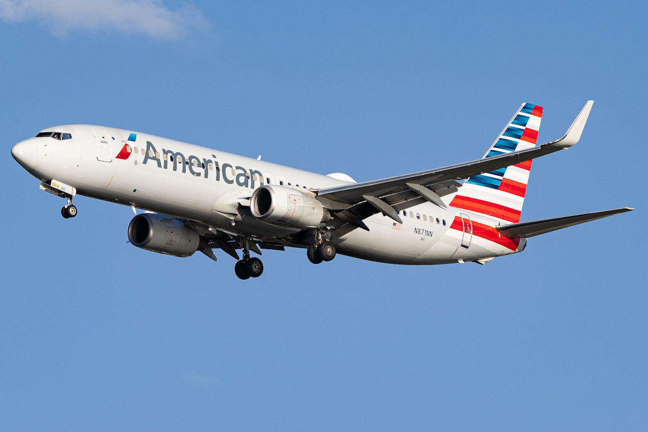 Full size: American Airlines Boeing 737-800 N871NN at Tampa International Airport