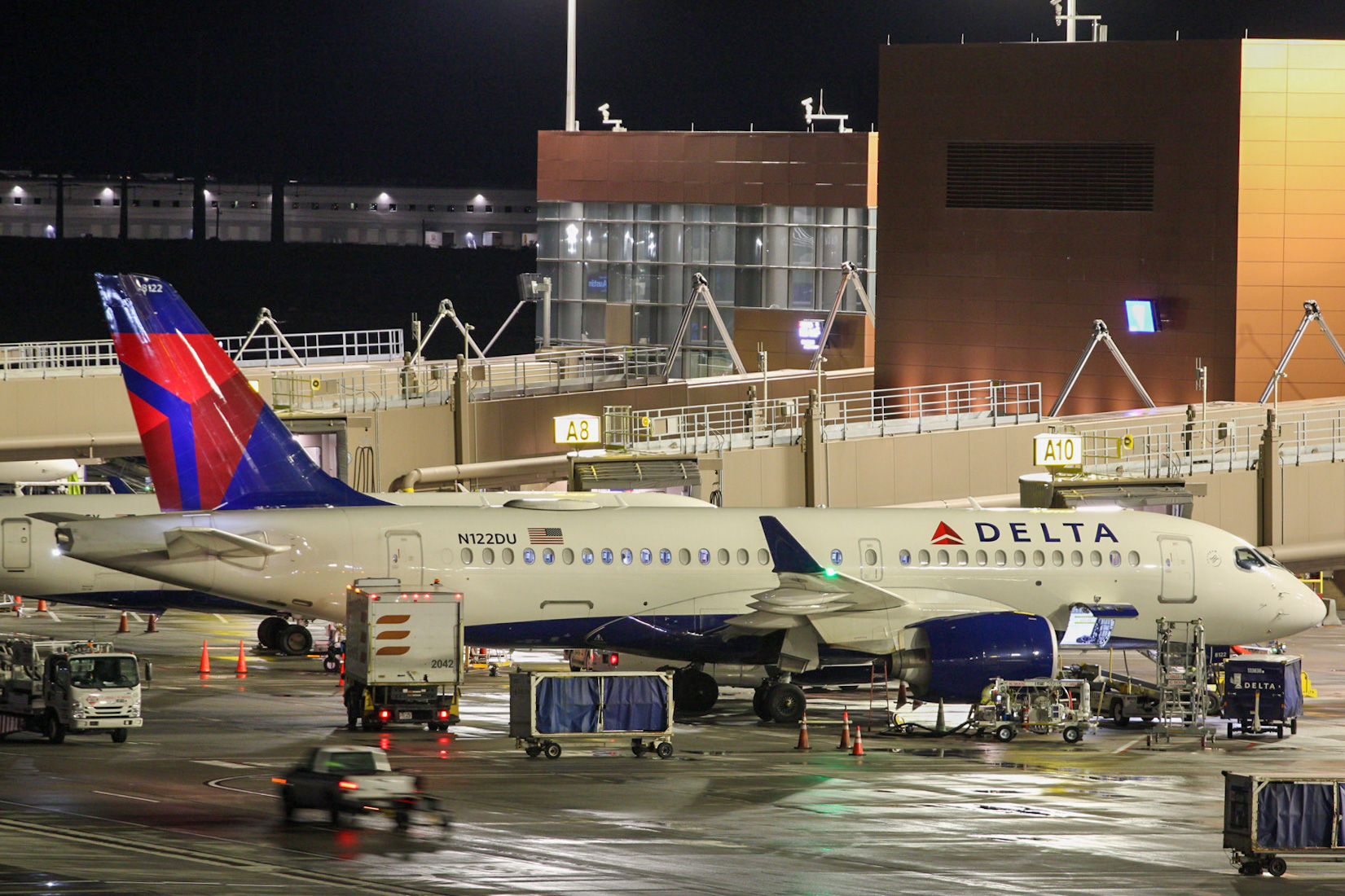 Full size: Delta Airlines Airbus A220-100 N122DU at Salt Lake City International Airport