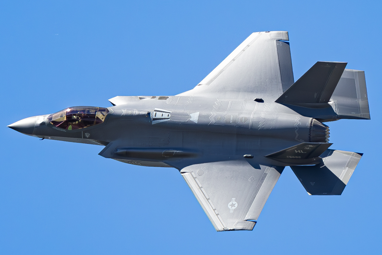 Full size: USAF - United States Air Force Lockeed Martin F-35A Lightning II 22-5692 at Lakeland Linder International Airport