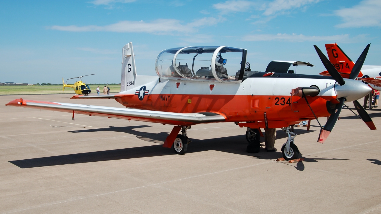Full size: USN - United States Navy North American T-6 Texan 166234 at Norman University of Oklahoma Westheimer Airport