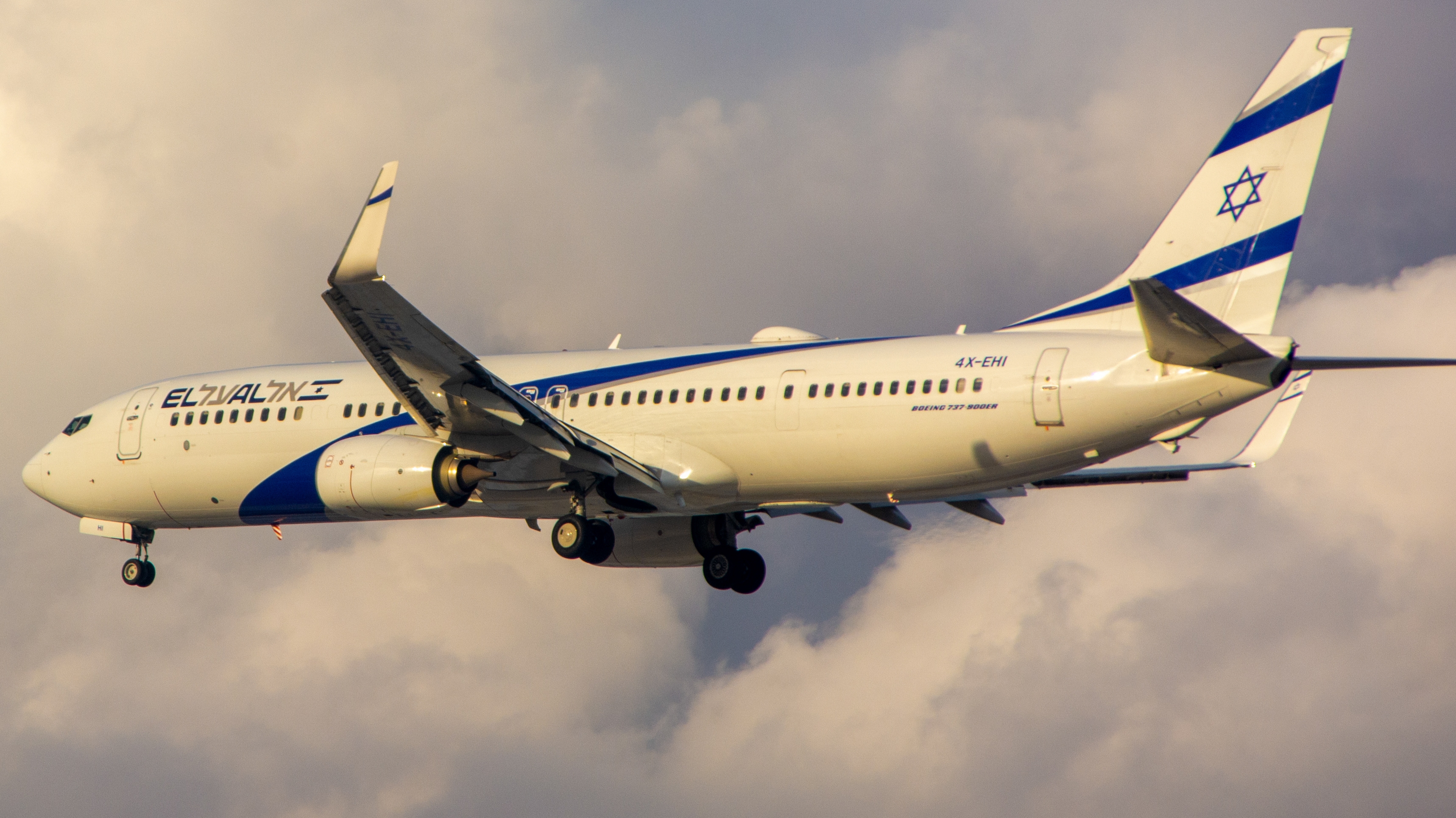 Full size: EL AL Boeing 737-900 4X-EHI at Tel Aviv-Ben Gurion Airport