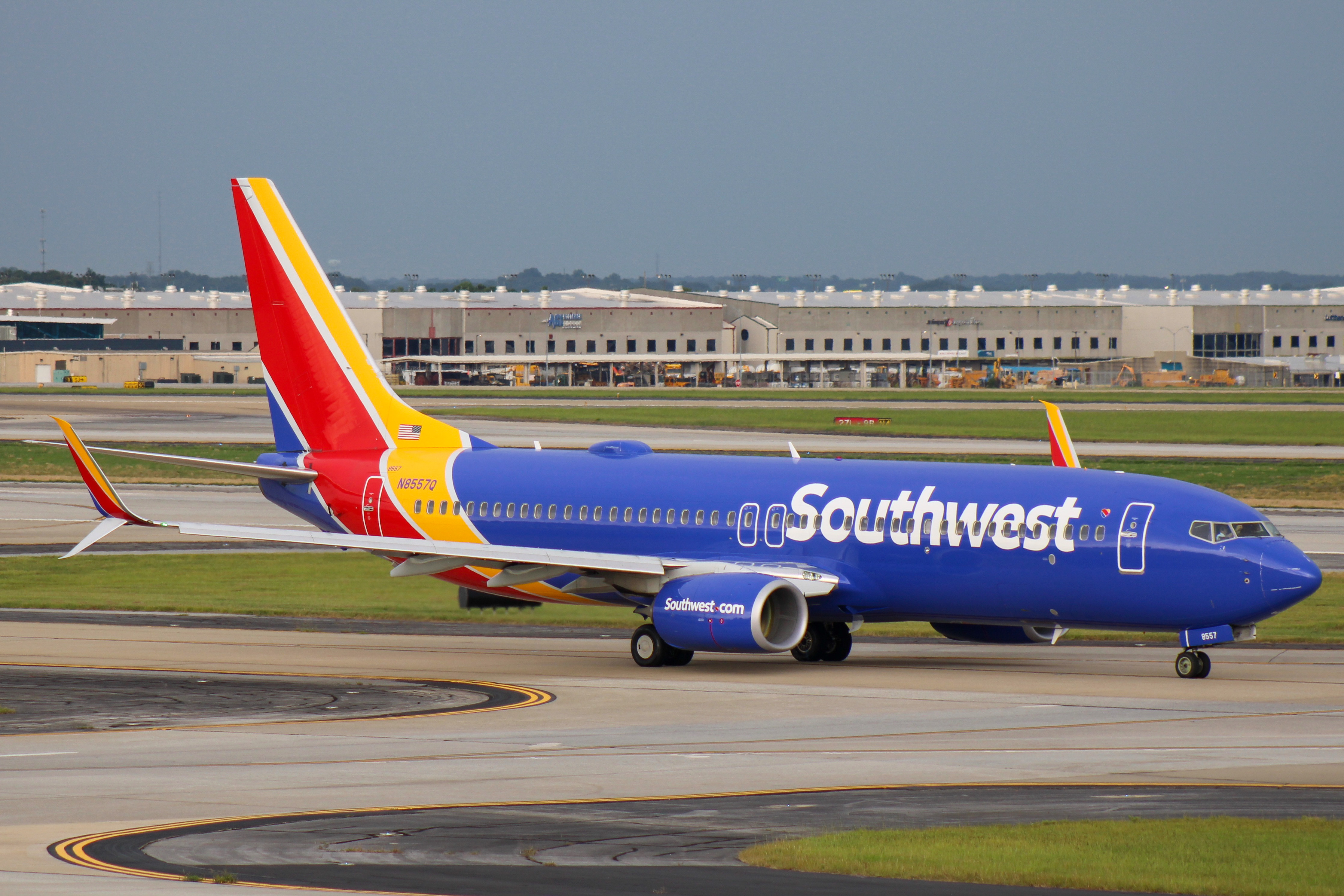 Full size: Southwest Airlines Boeing 737-800 N8557Q at Hartsfield-Jackson Atlanta International Airport