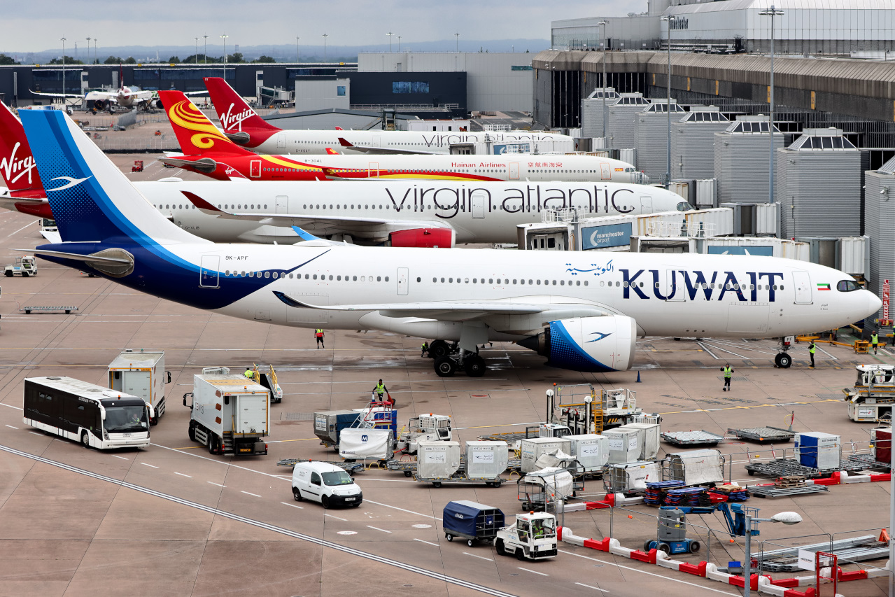 Full size: Kuwait Airways Airbus A330-800 9K-APF at Manchester Airport
