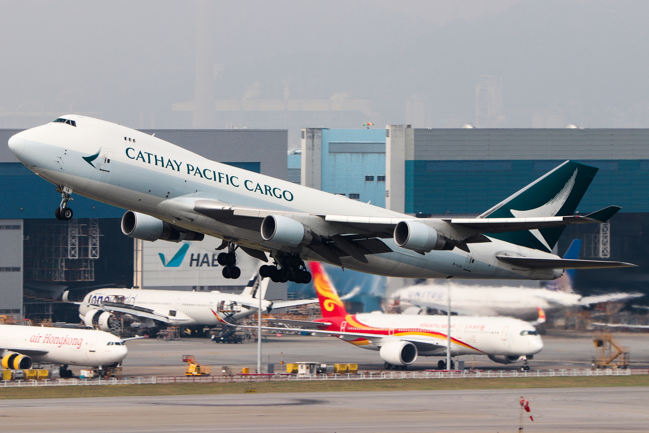 Full size: Cathay Pacific Cargo Boeing 747-400F B-LIA at Hong Kong International Airport