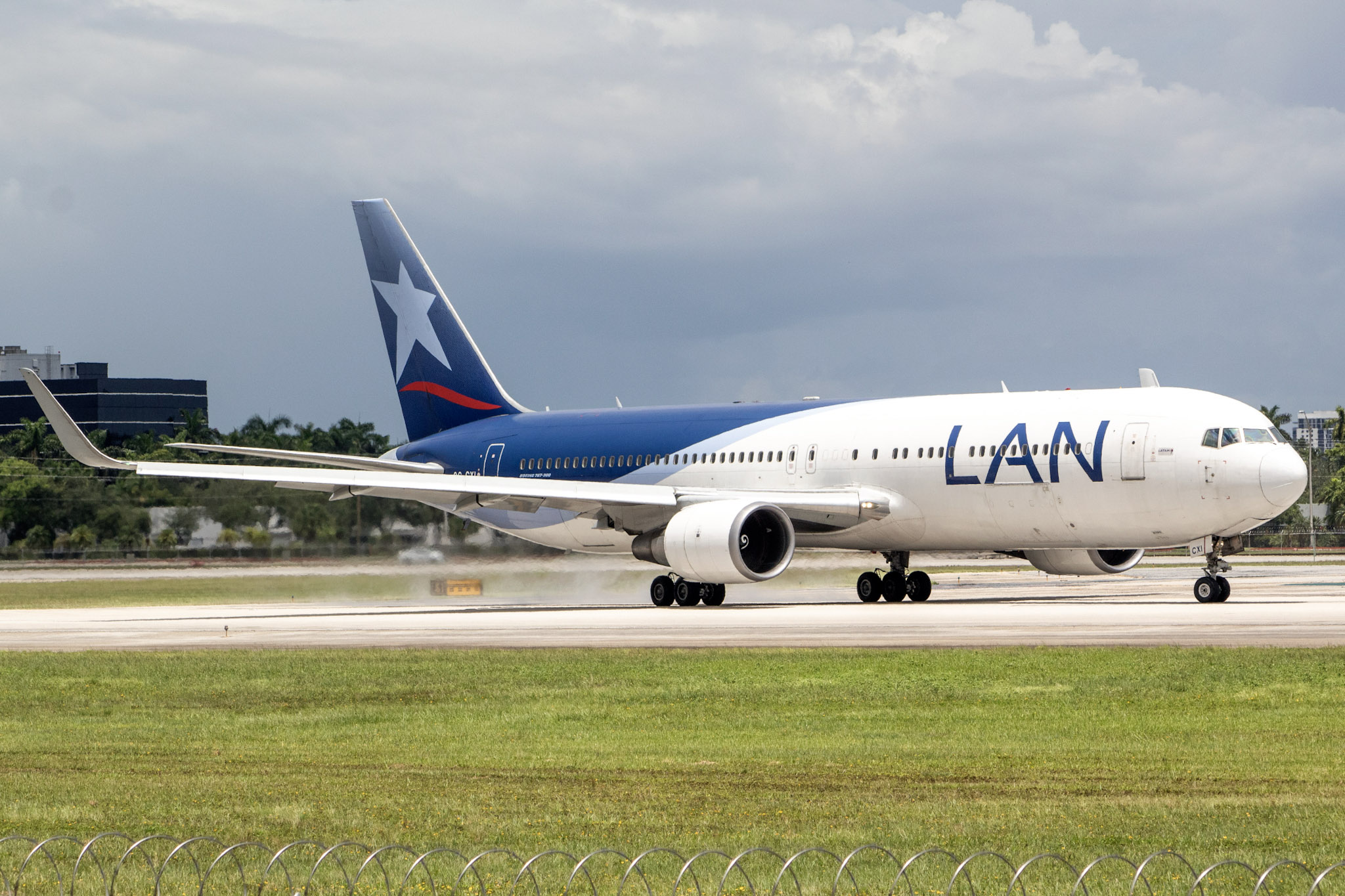 Full size: LATAM Boeing 767-300ER CC-CZI at Miami International Airport