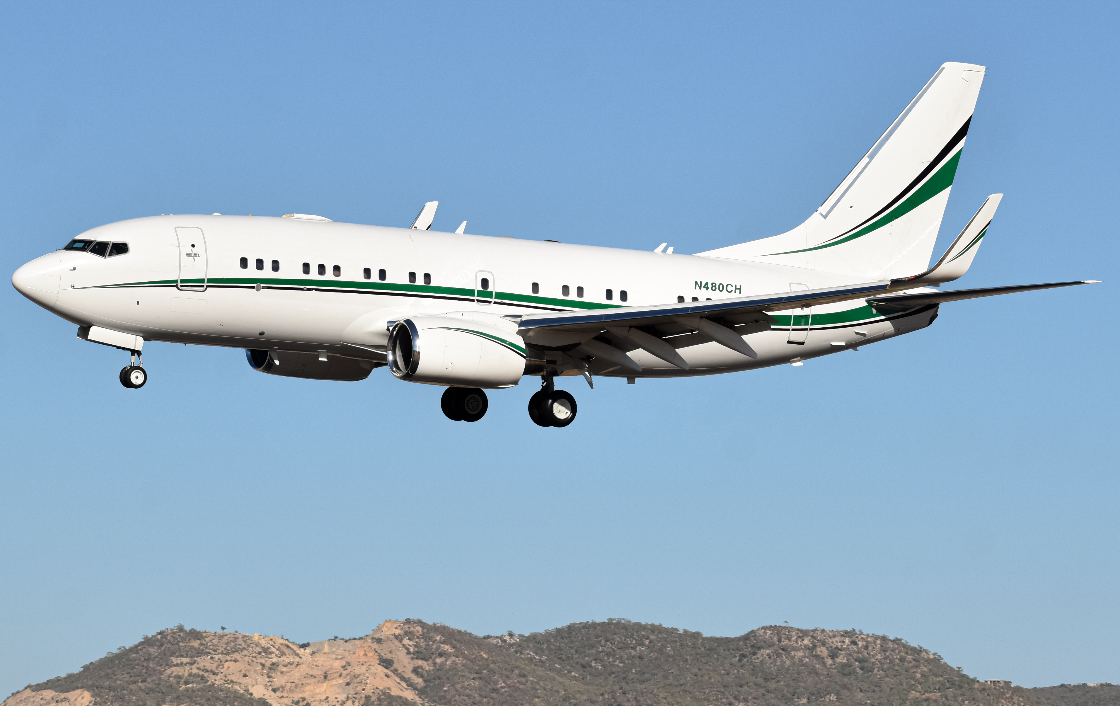 Full size: PRIVATE Boeing 737-700 N480CH at Aeropuerto de Cabo San Lucas Internacional