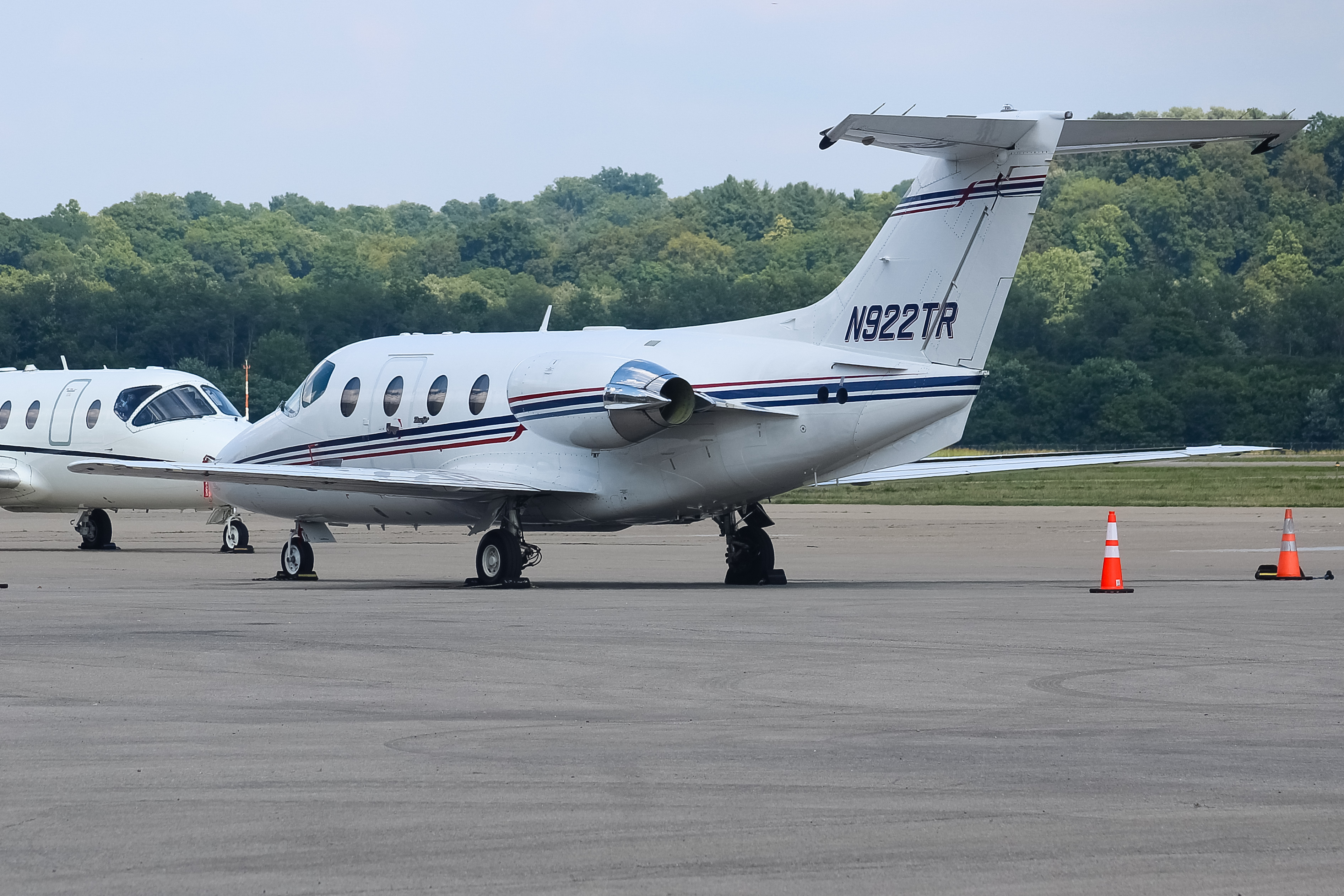Full size: PRIVATE  Beechcraft Hawker 400 N922TR at Cincinnati Municipal Airport/Lunken Field